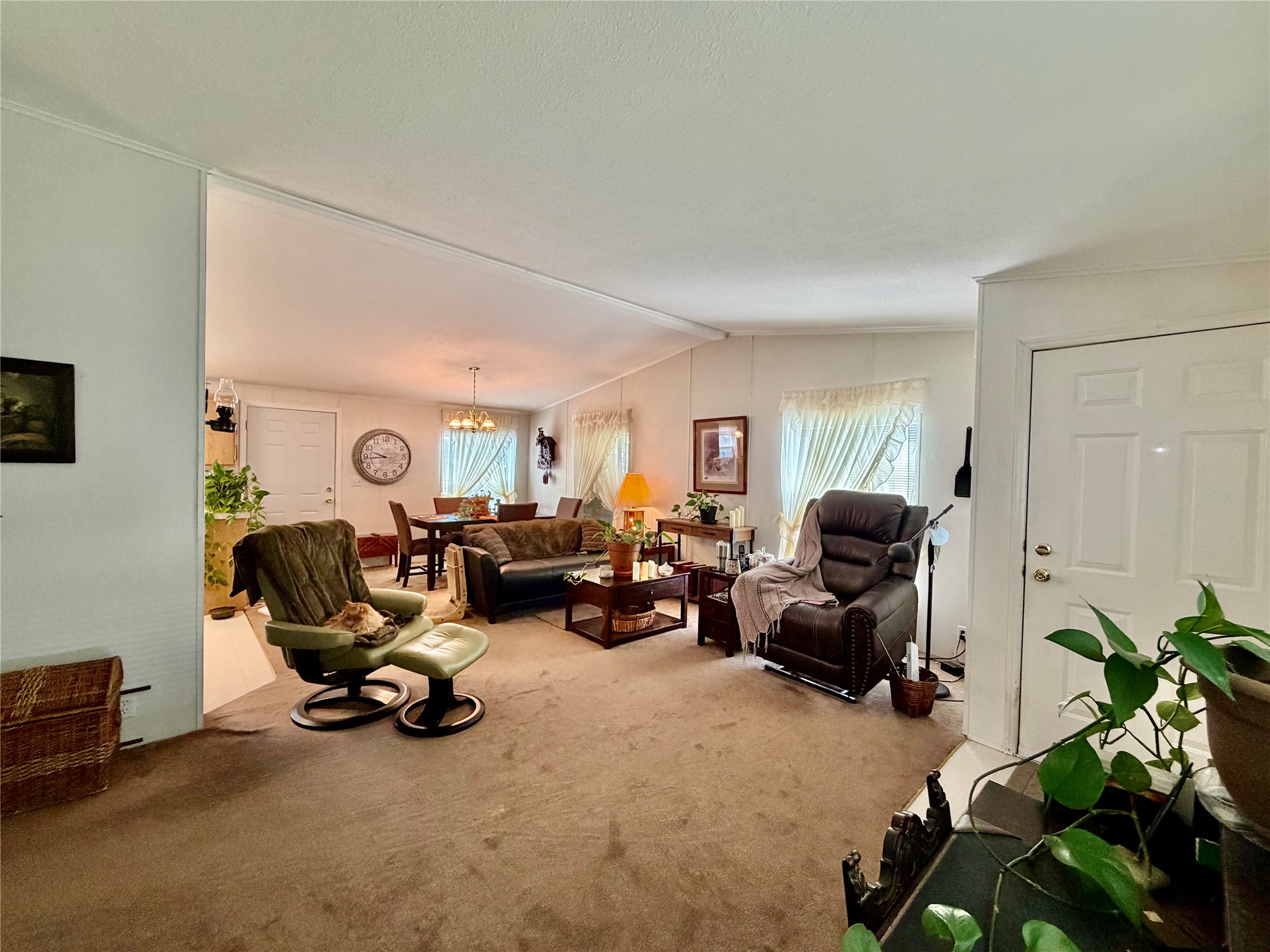 6010 Lebeau Drive Property Photo 15