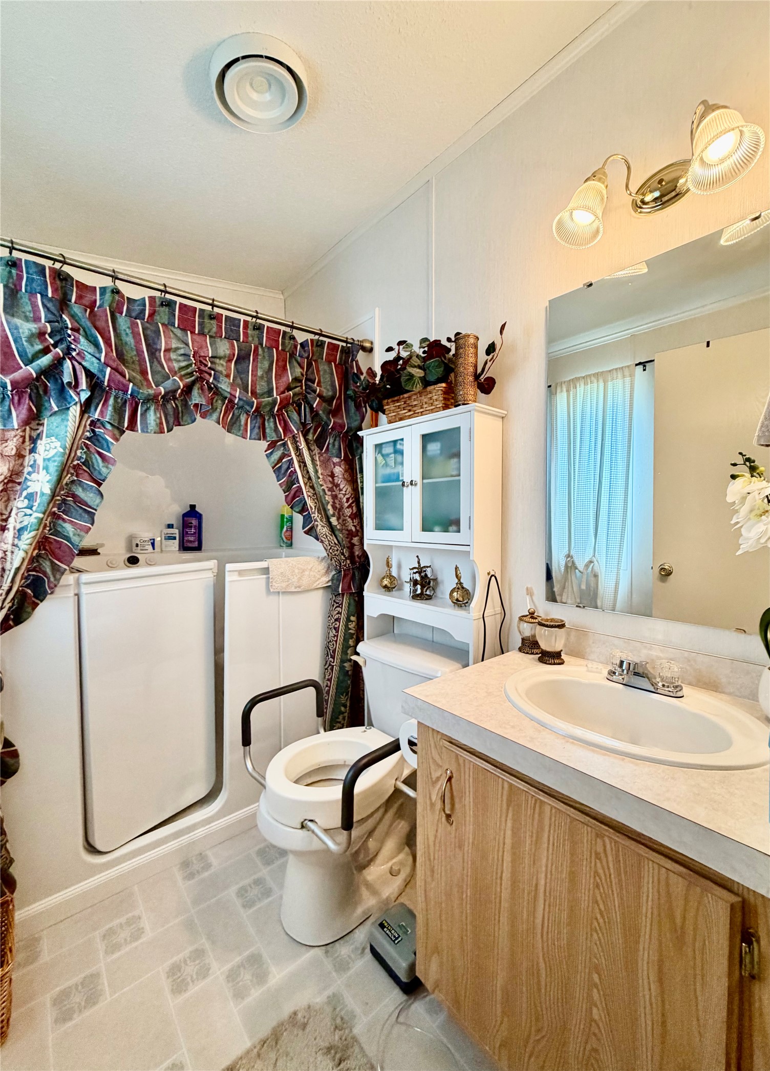 6010 Lebeau Drive Property Photo 18