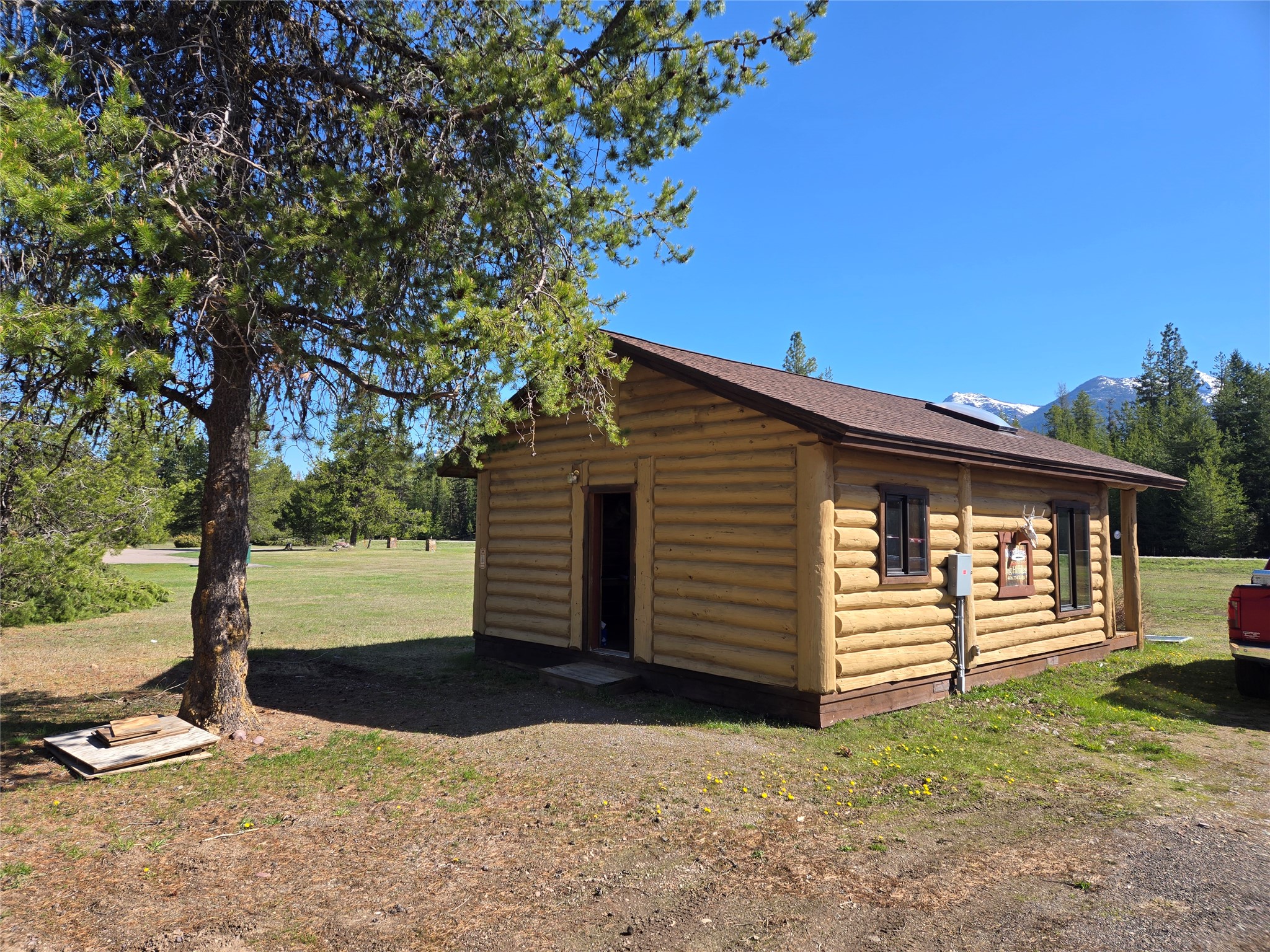 7377 Mt Highway 83 Property Photo 3