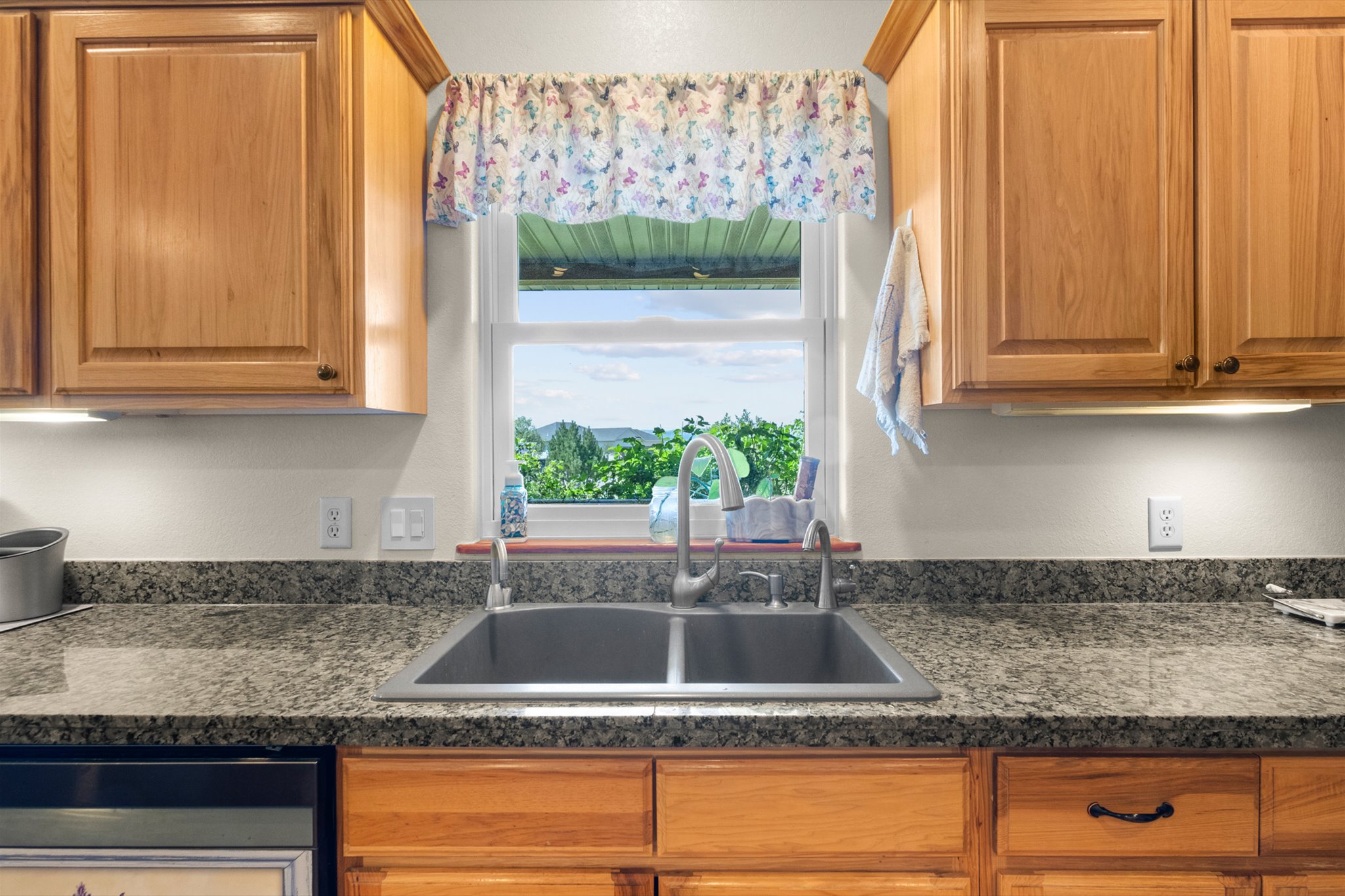4561 Hillcrest Court Property Photo 13