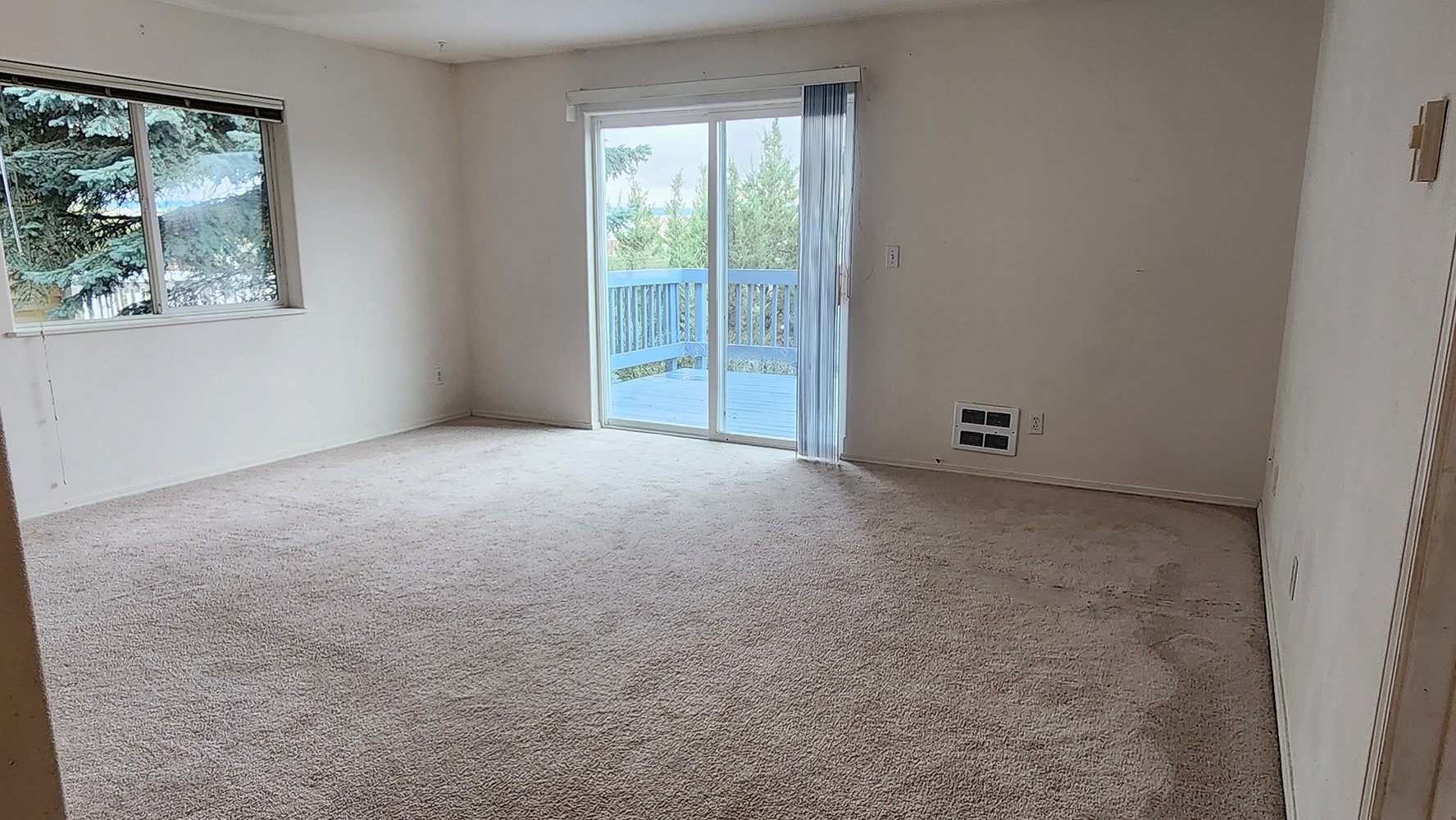 6 A Avenue A & B Property Photo 5