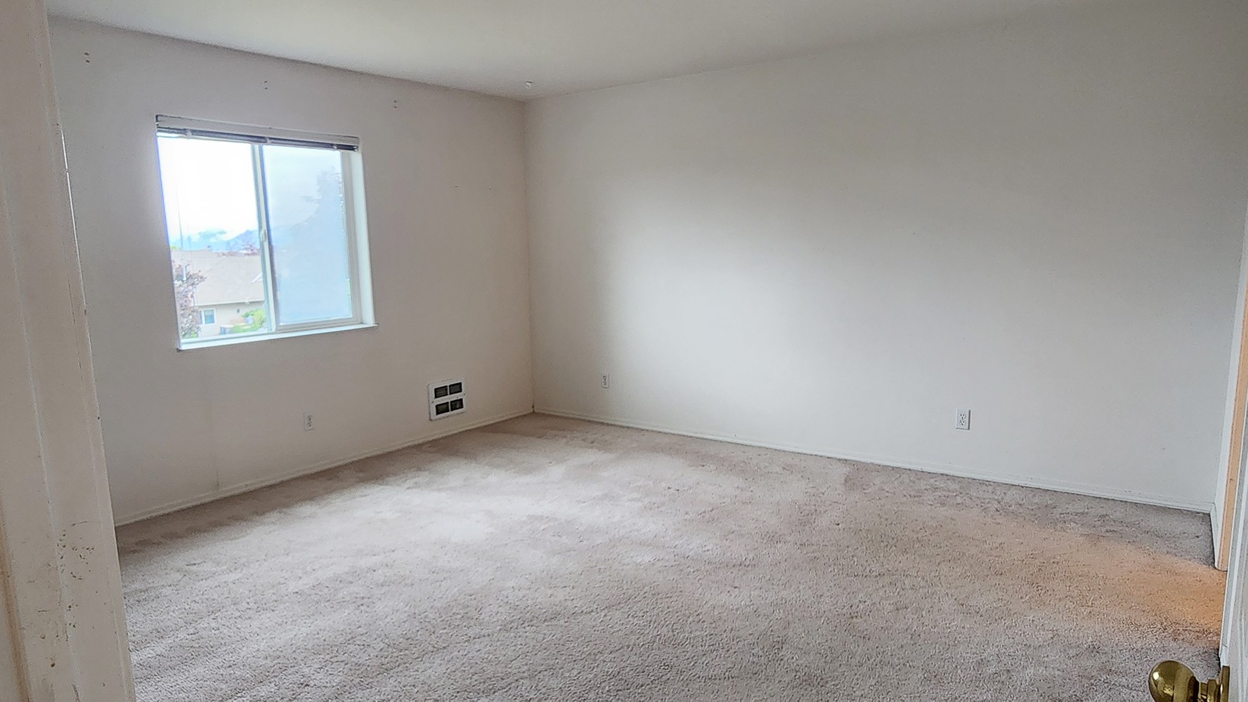 6 A Avenue A & B Property Photo 10