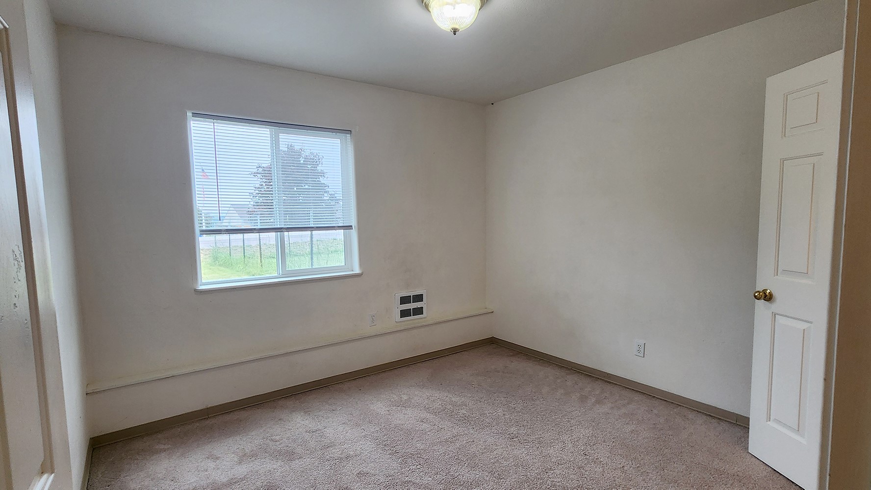 6 A Avenue A & B Property Photo 18