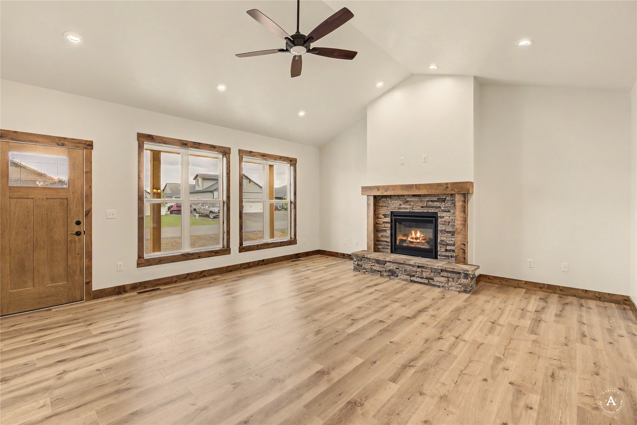 7175 Jenroe Drive Property Photo 8