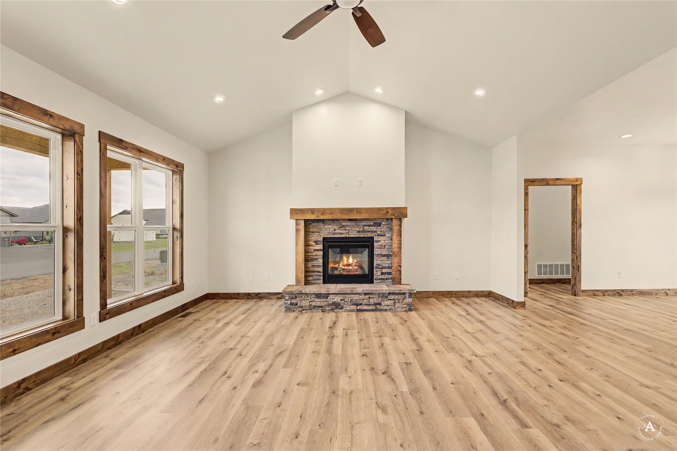 7175 Jenroe Drive Property Photo 9
