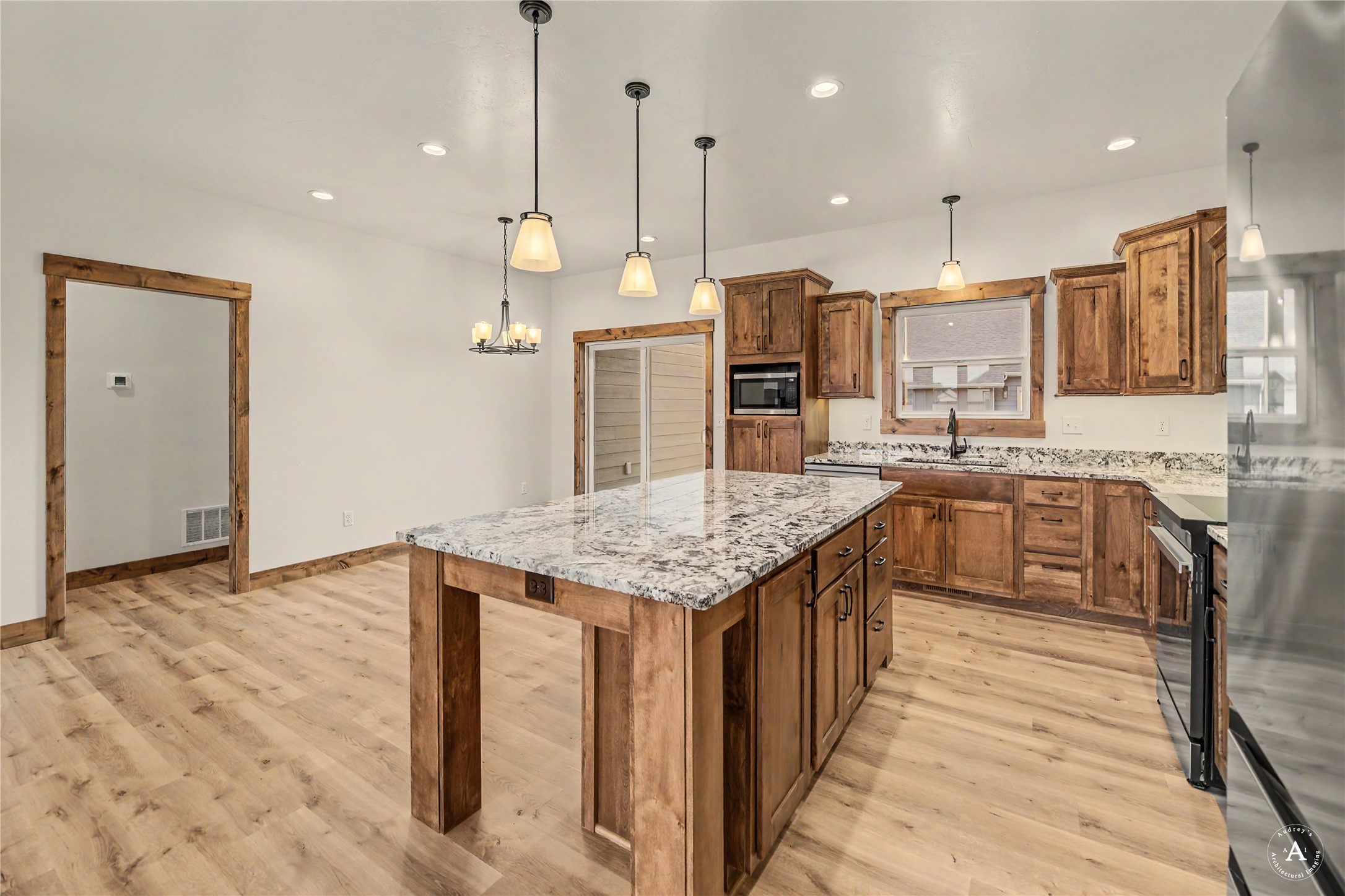 7175 Jenroe Drive Property Photo 10