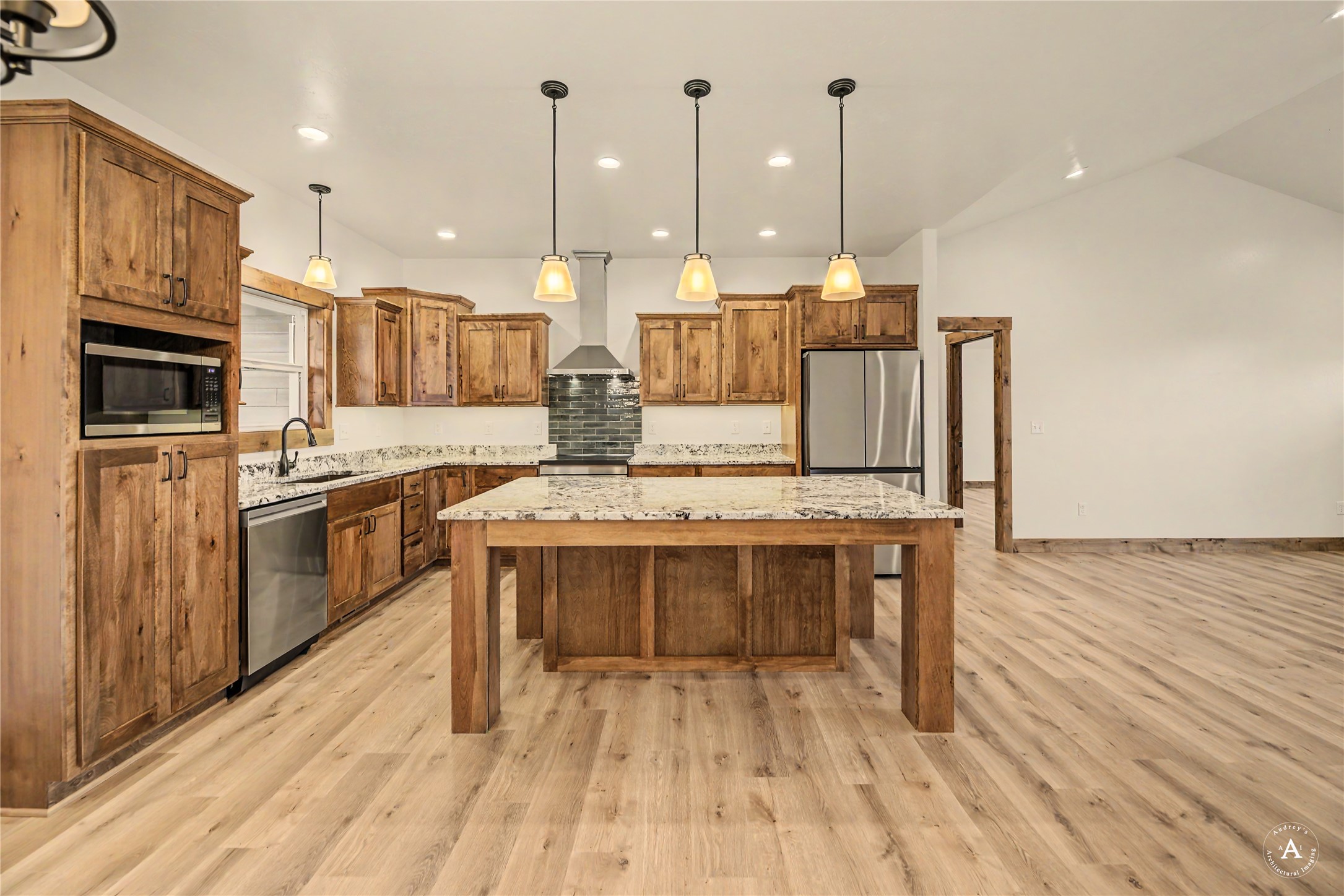 7175 Jenroe Drive Property Photo 12