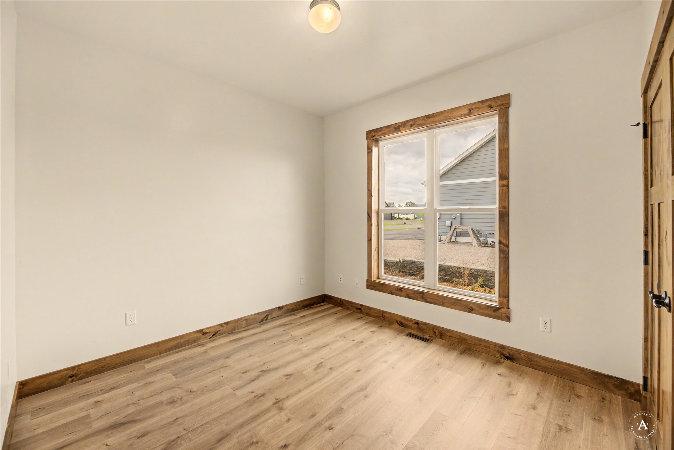 7175 Jenroe Drive Property Photo 24