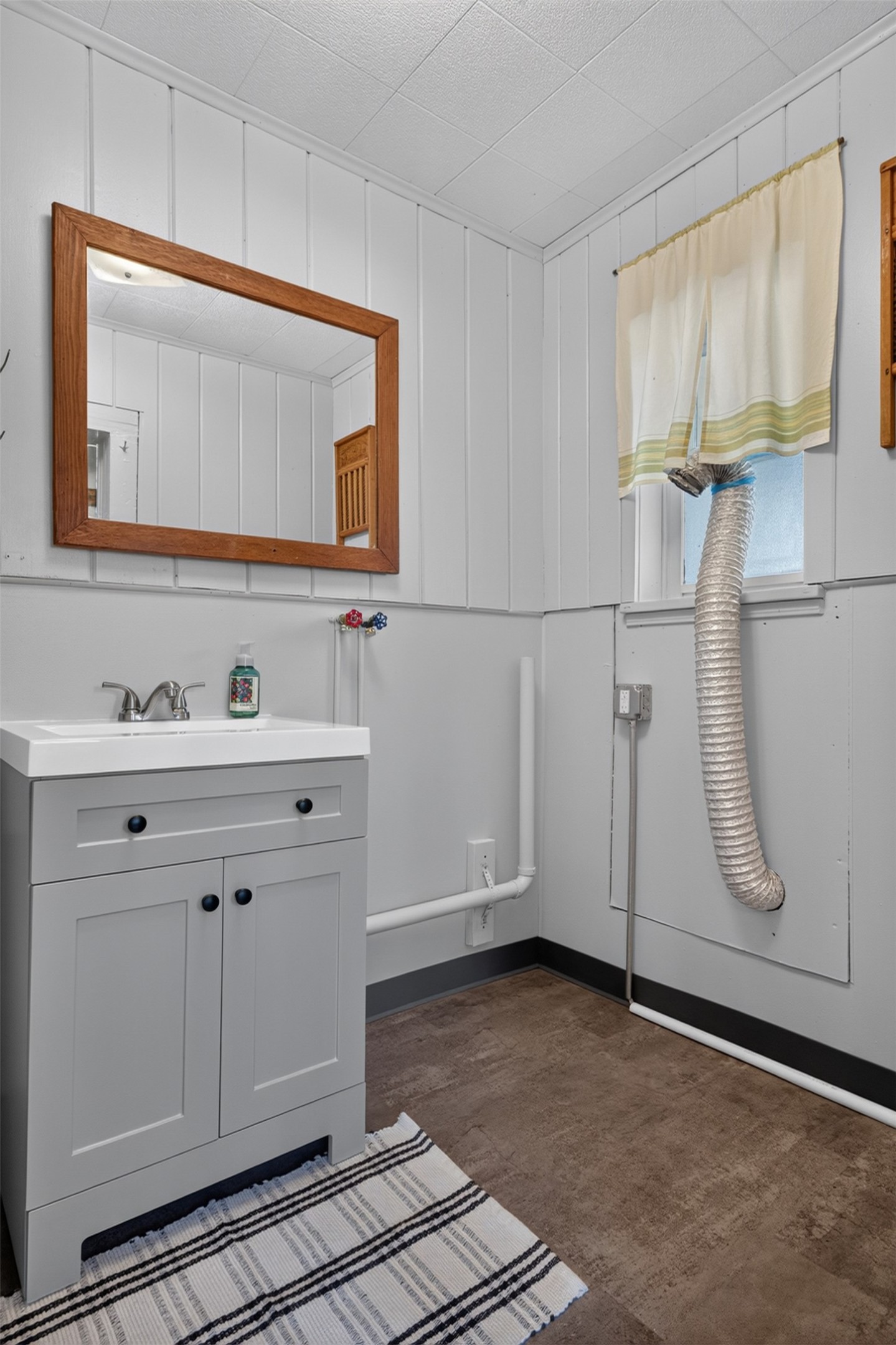 712 N Rodney Street Property Photo 24