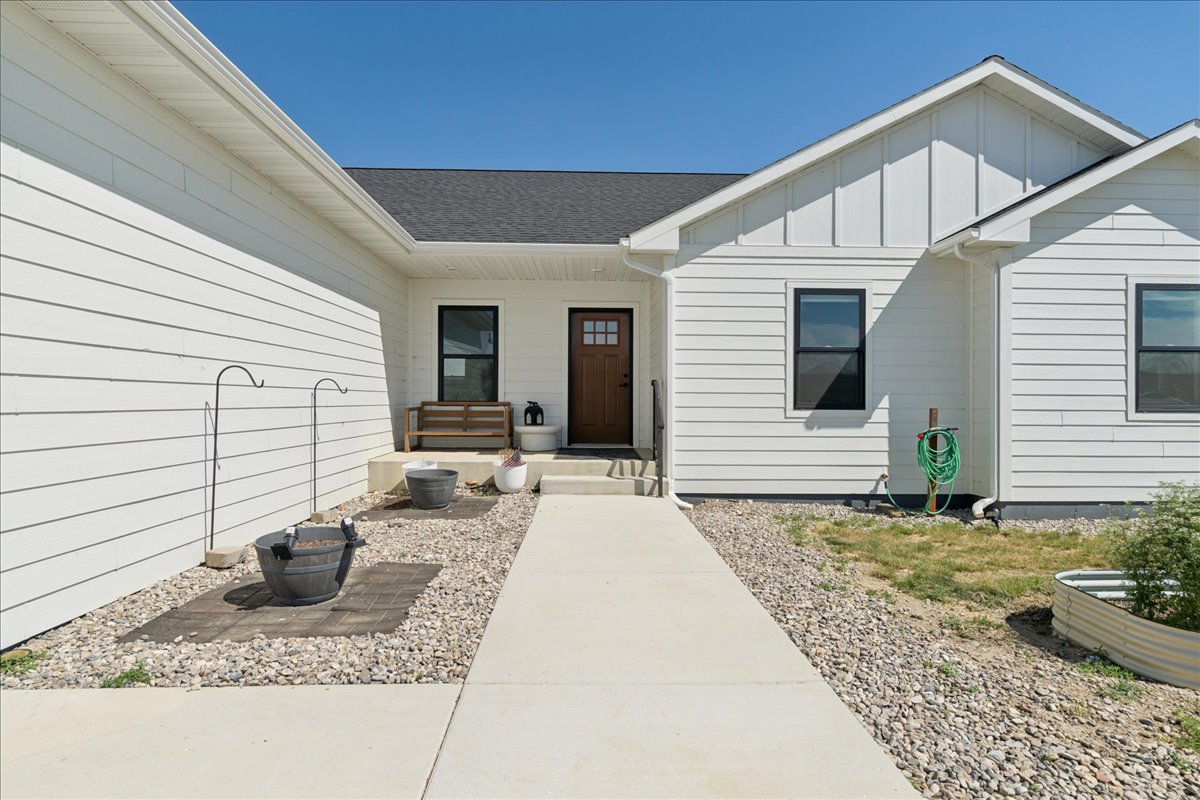 1002 4th Lane Ne Property Photo 1