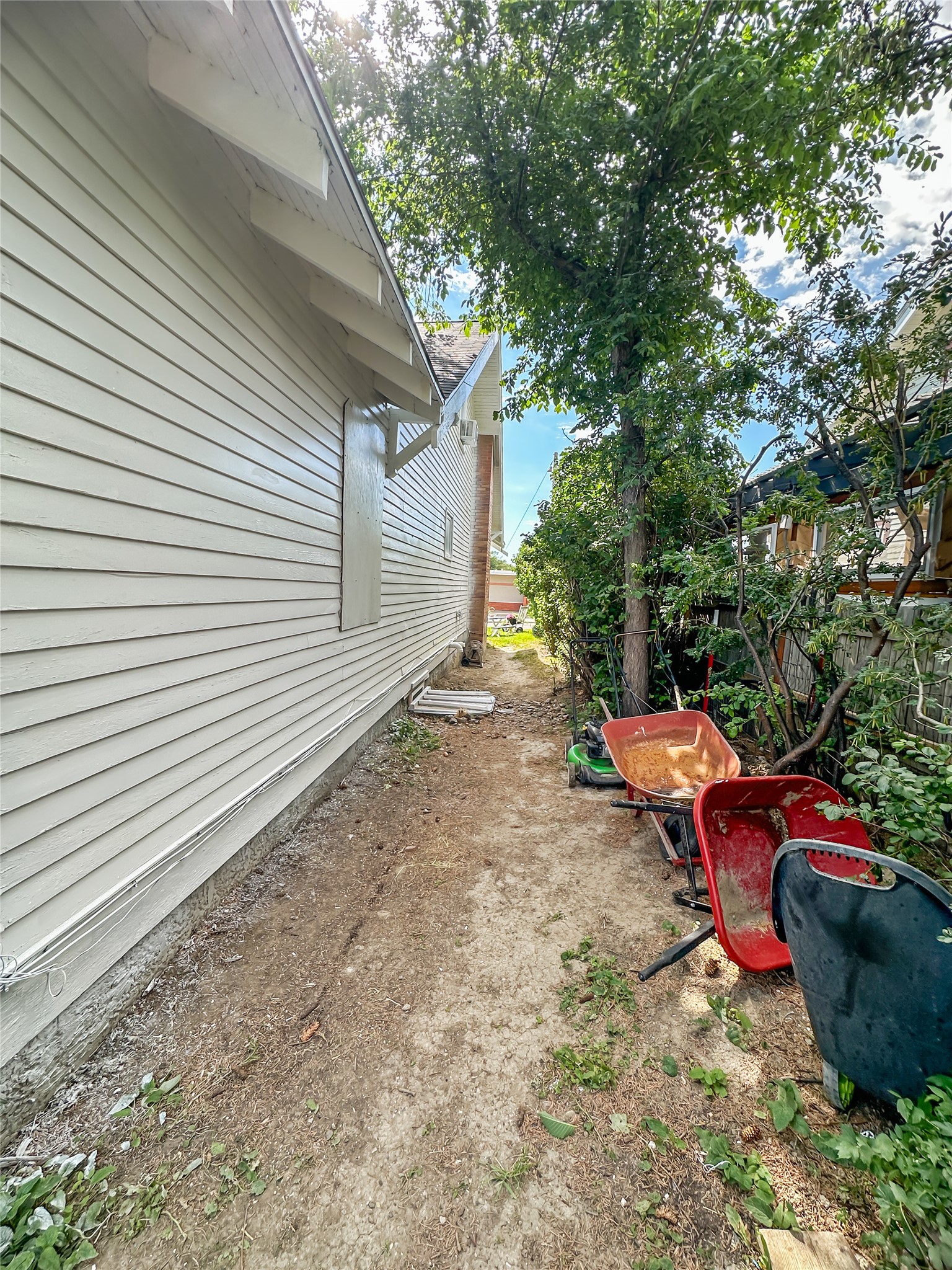 18 2nd Avenue Se Property Photo 43