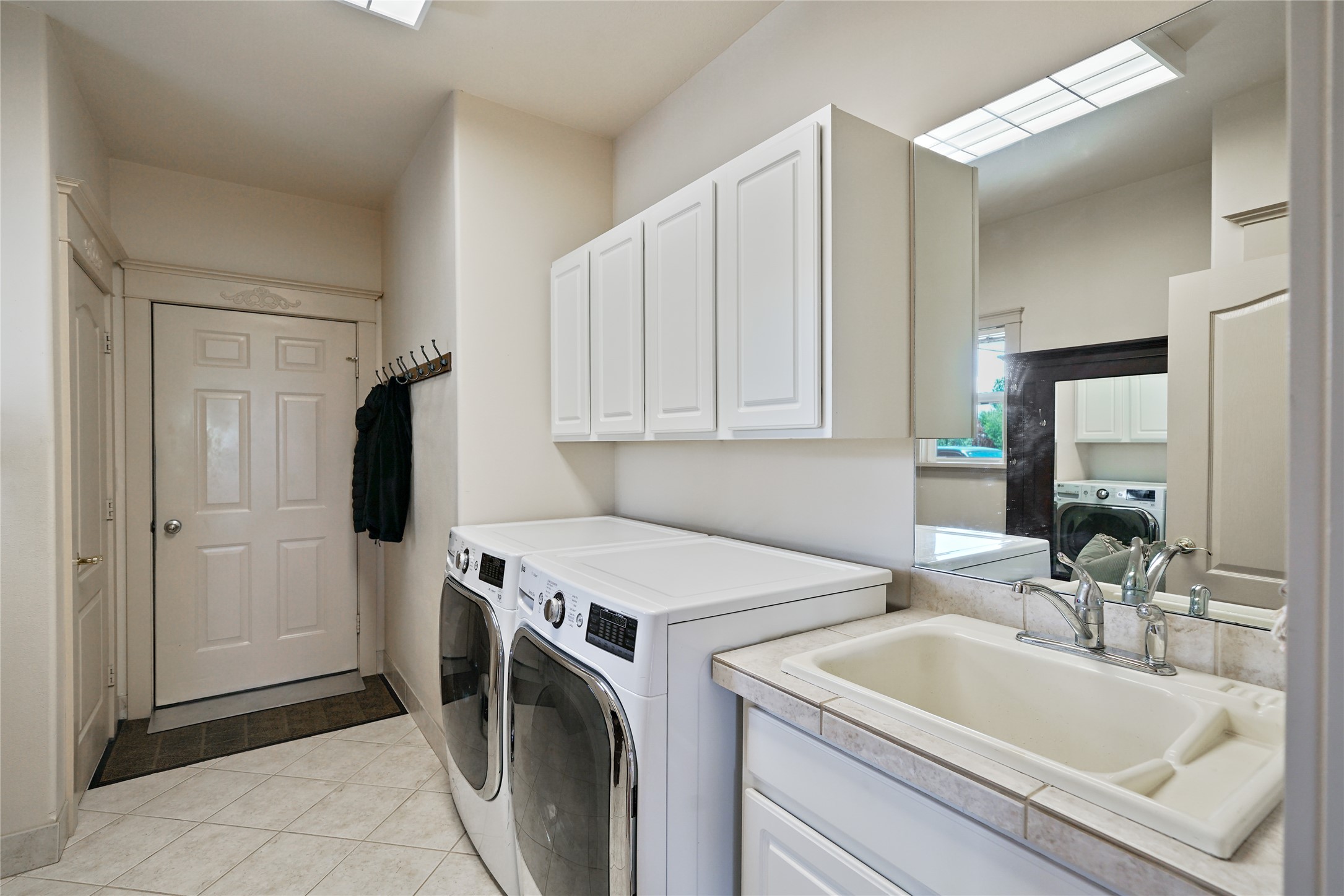 1343 Candlelight Drive Property Photo 45