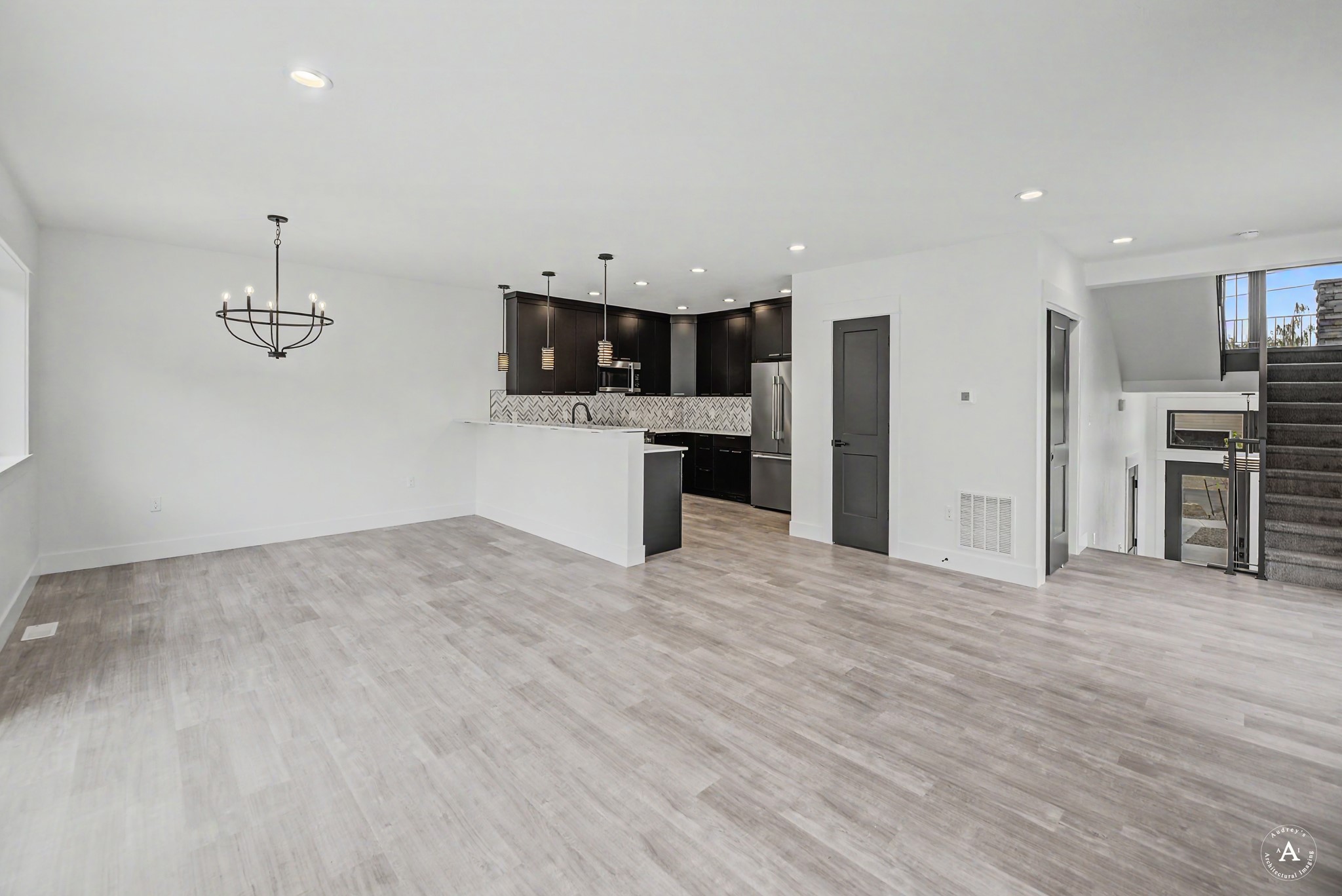 2211 Hauser Boulevard Property Photo 6