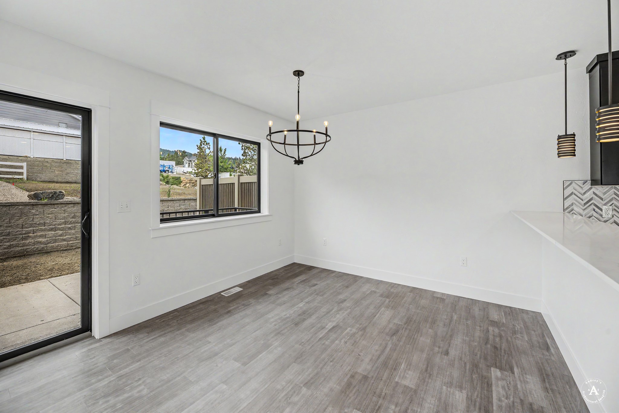 2211 Hauser Boulevard Property Photo 7