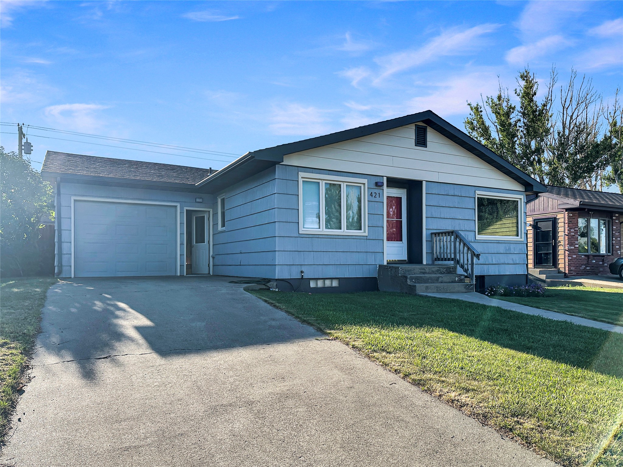 421 8th Avenue S Property Photo 1