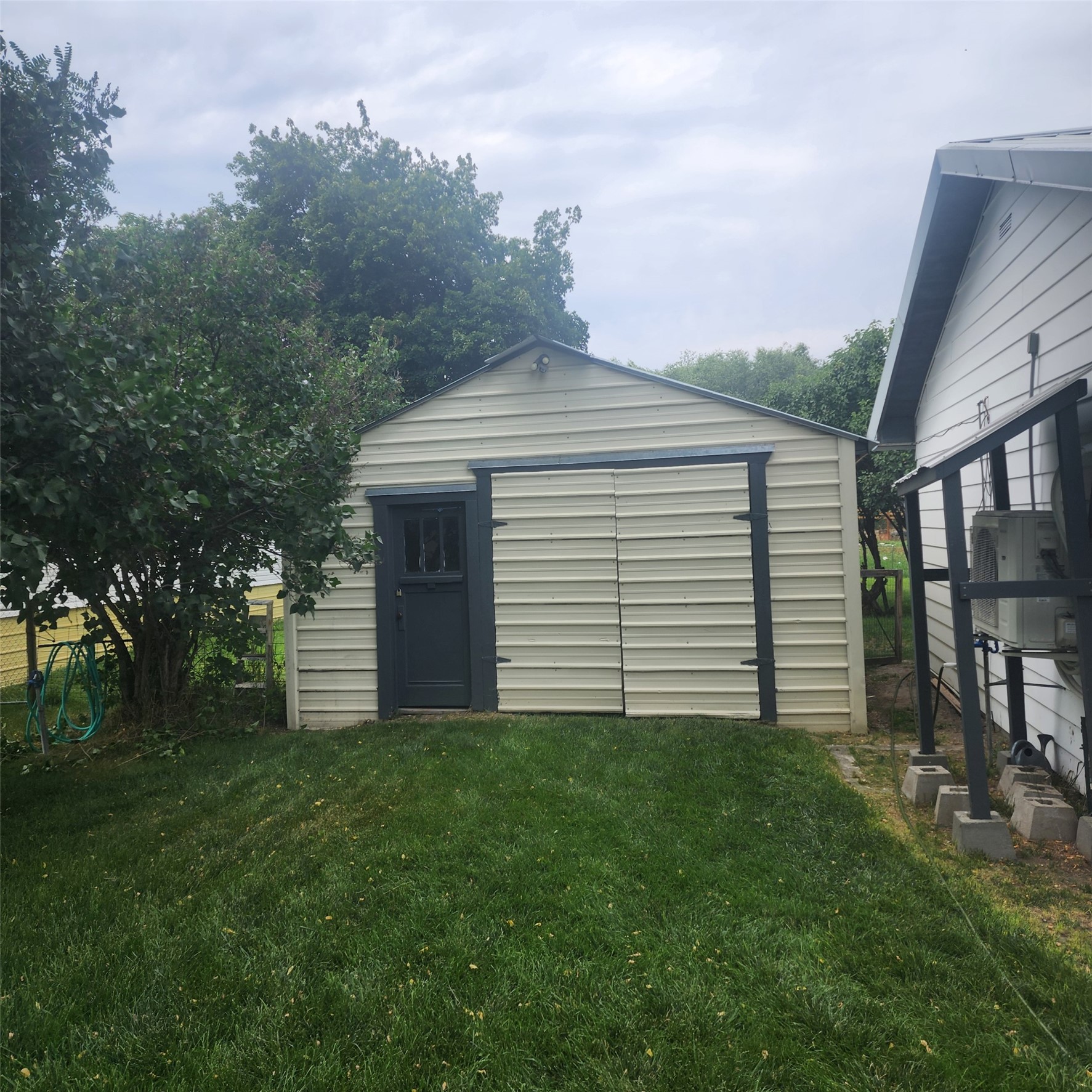 804 S 1st Avenue Property Photo 3
