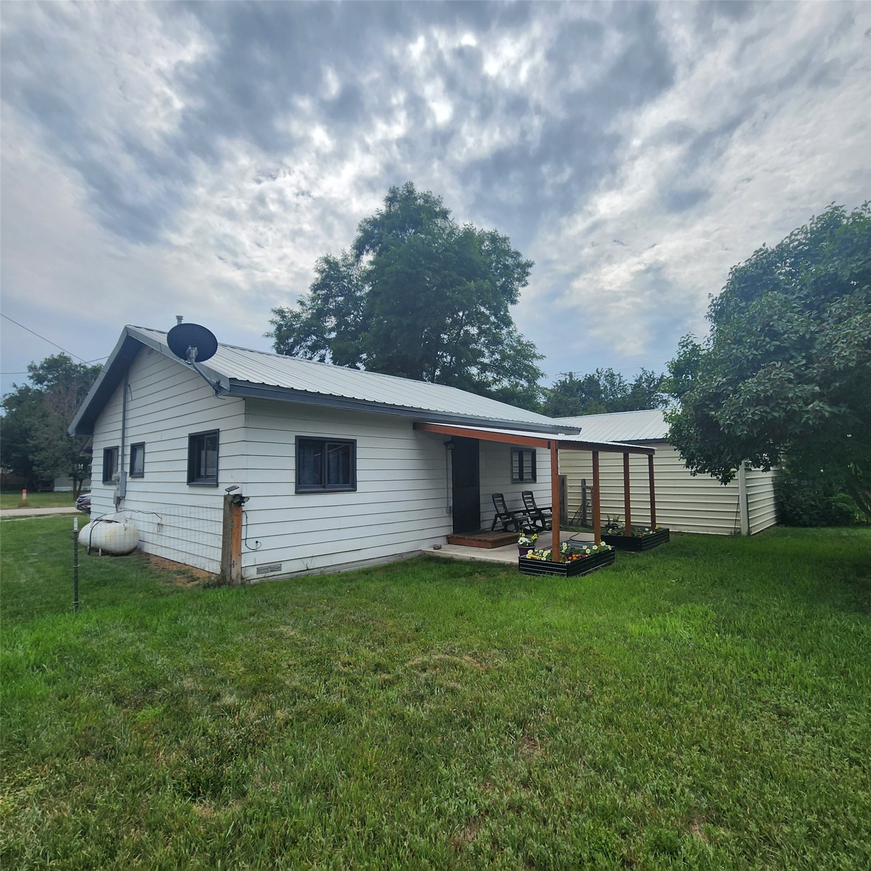 804 S 1st Avenue Property Photo 6