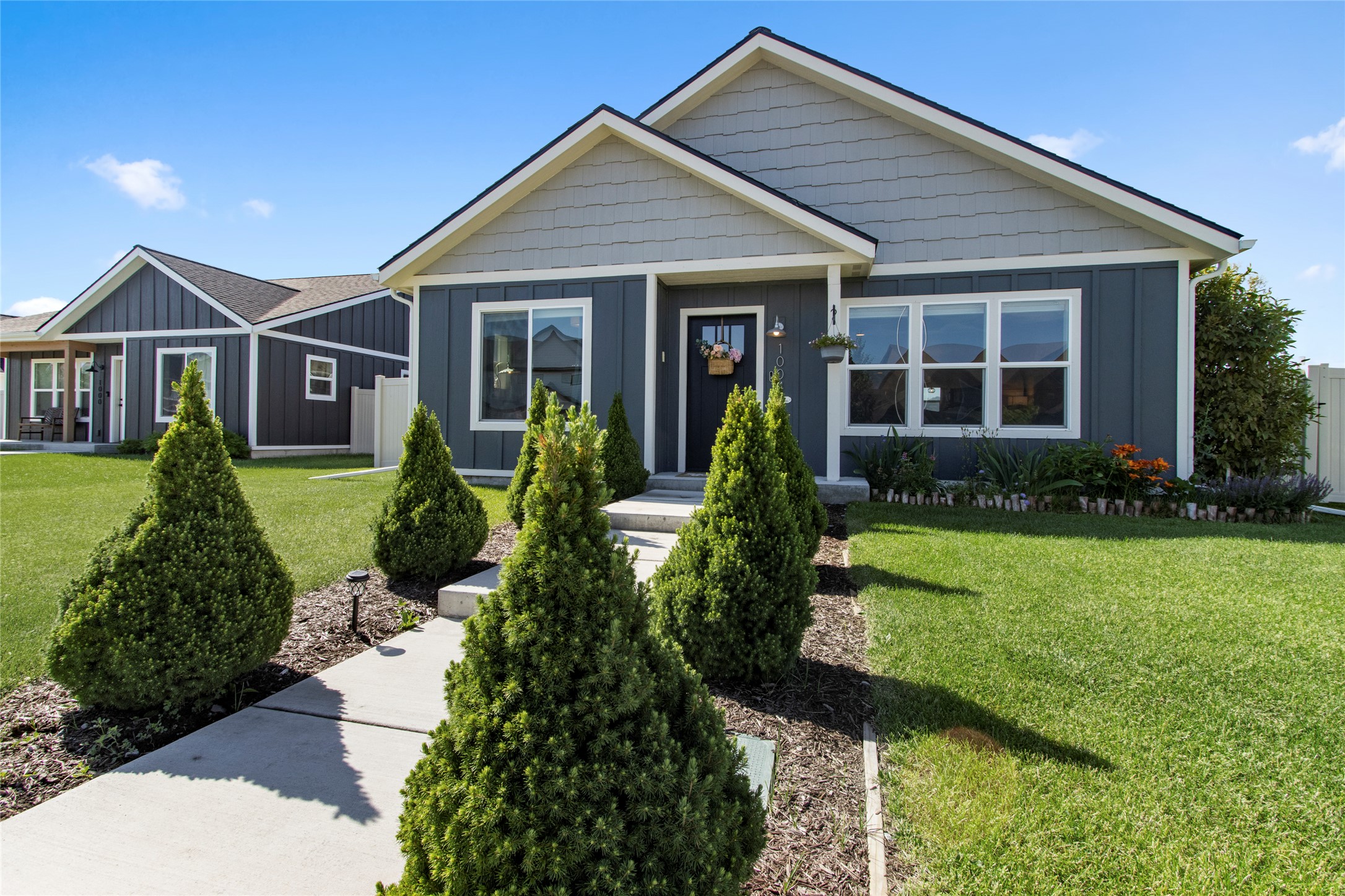 1004 N Camas Lane Property Photo 1