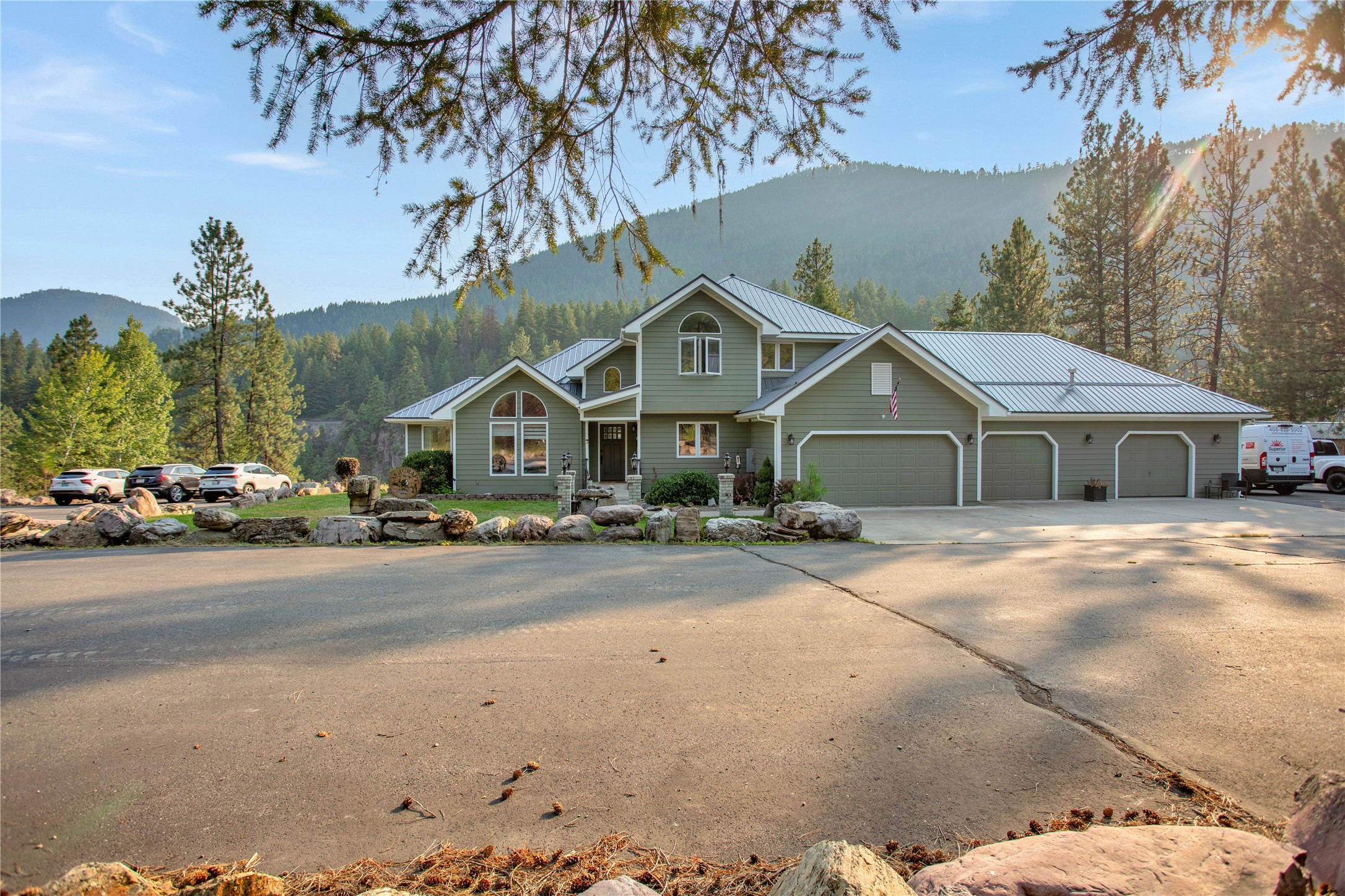 221 Whitewater Heights Property Photo 2