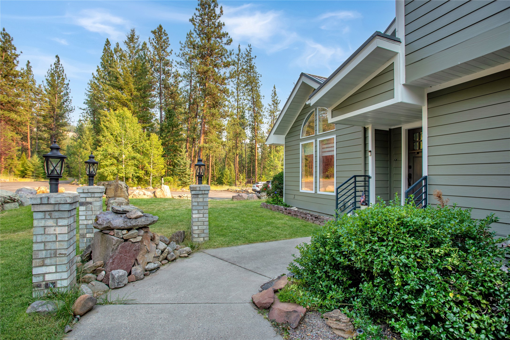 221 Whitewater Heights Property Photo 3