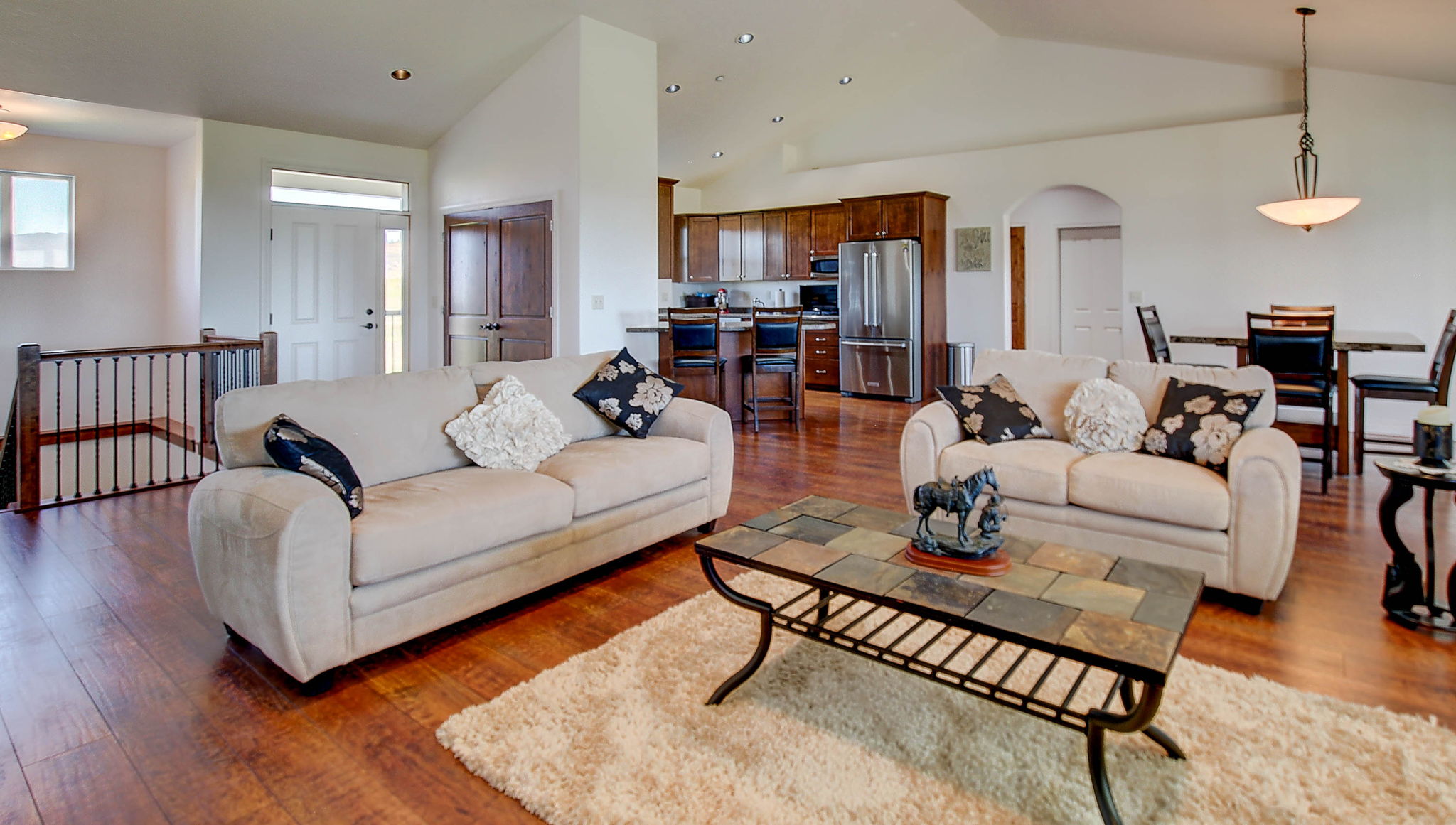 9758 Platinum Court Property Photo 6