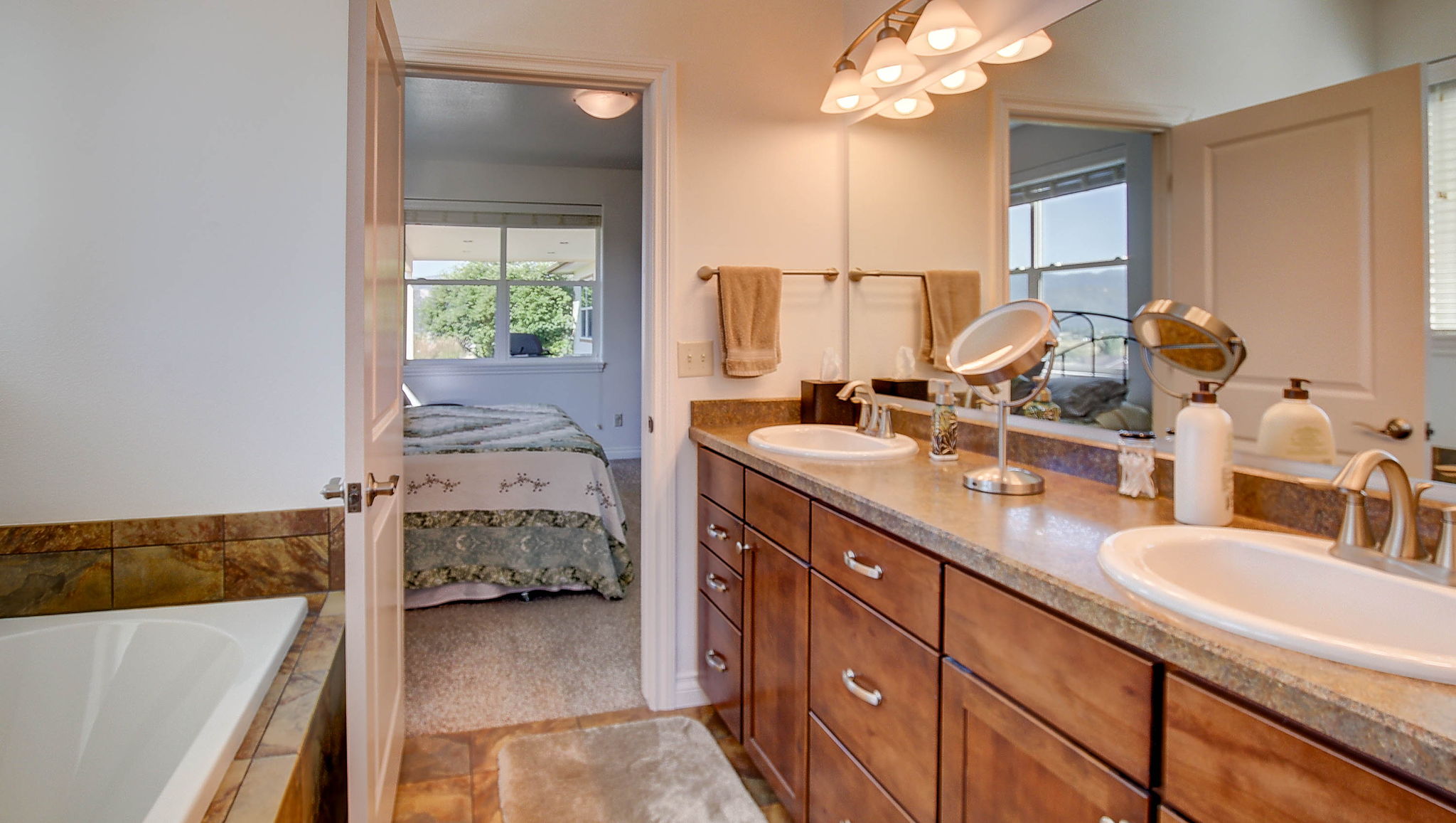 9758 Platinum Court Property Photo 25