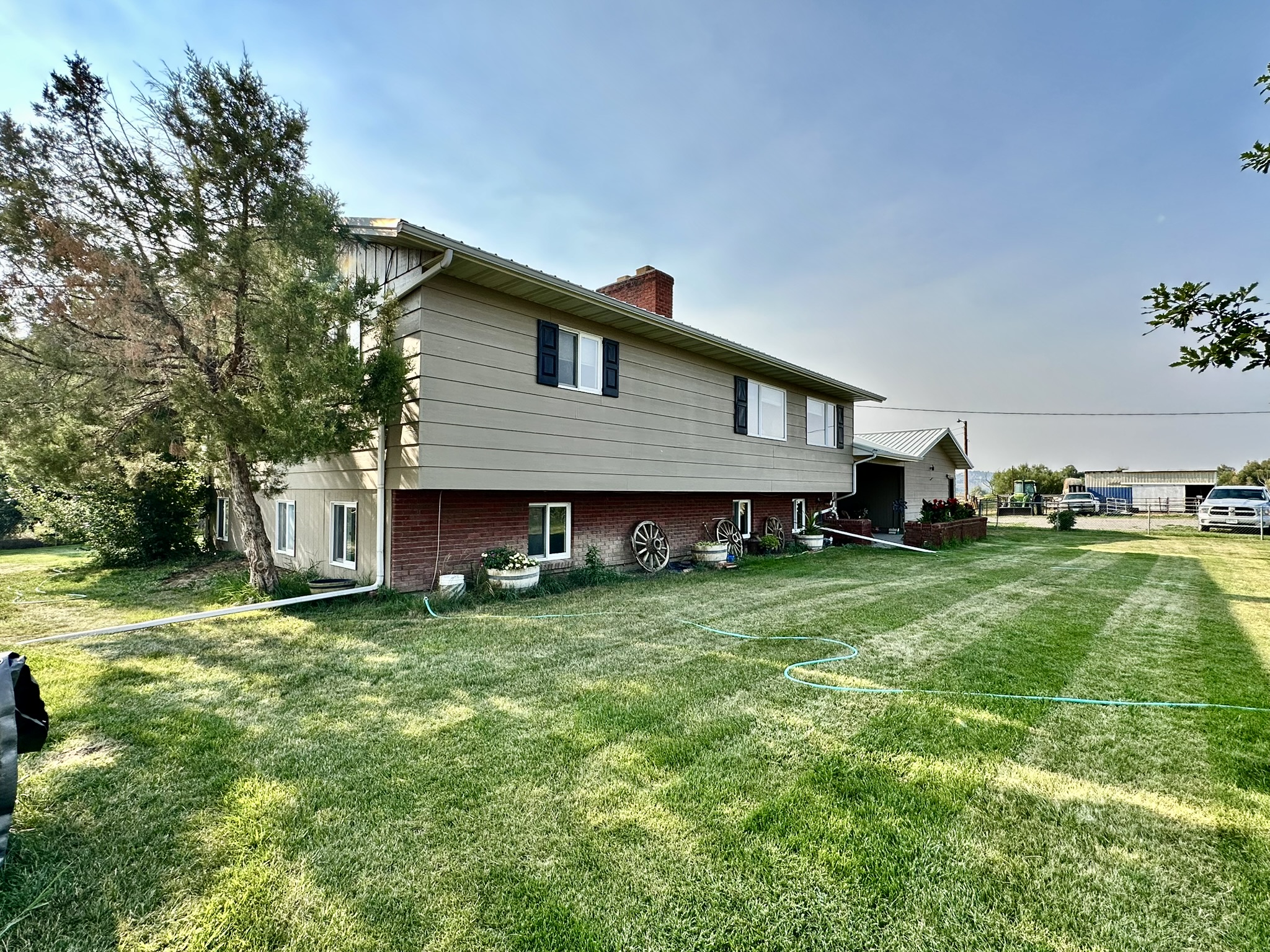 2606 N 17th Road Property Photo 3