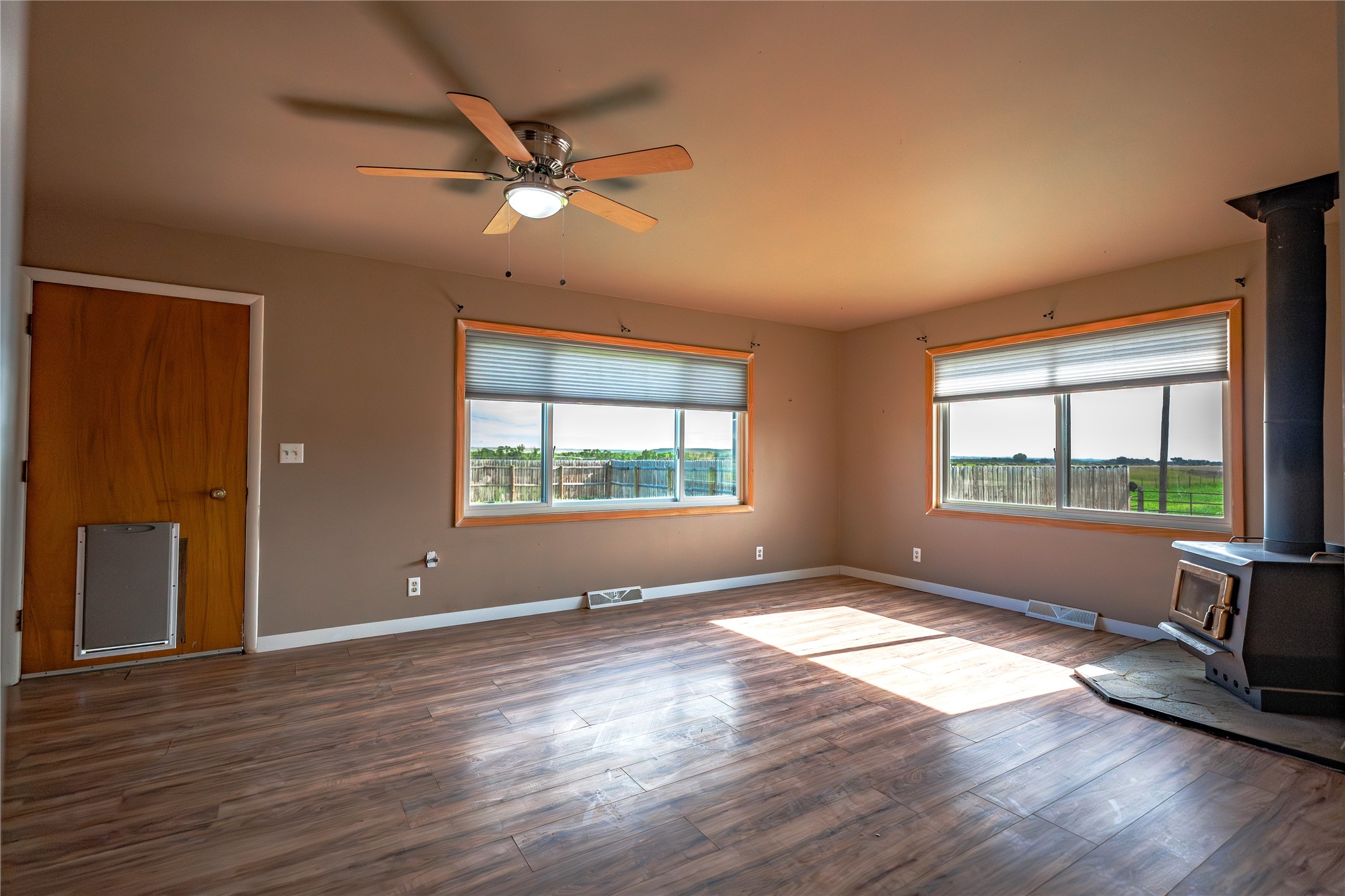 12854 Mt Highway 200 Property Photo 15