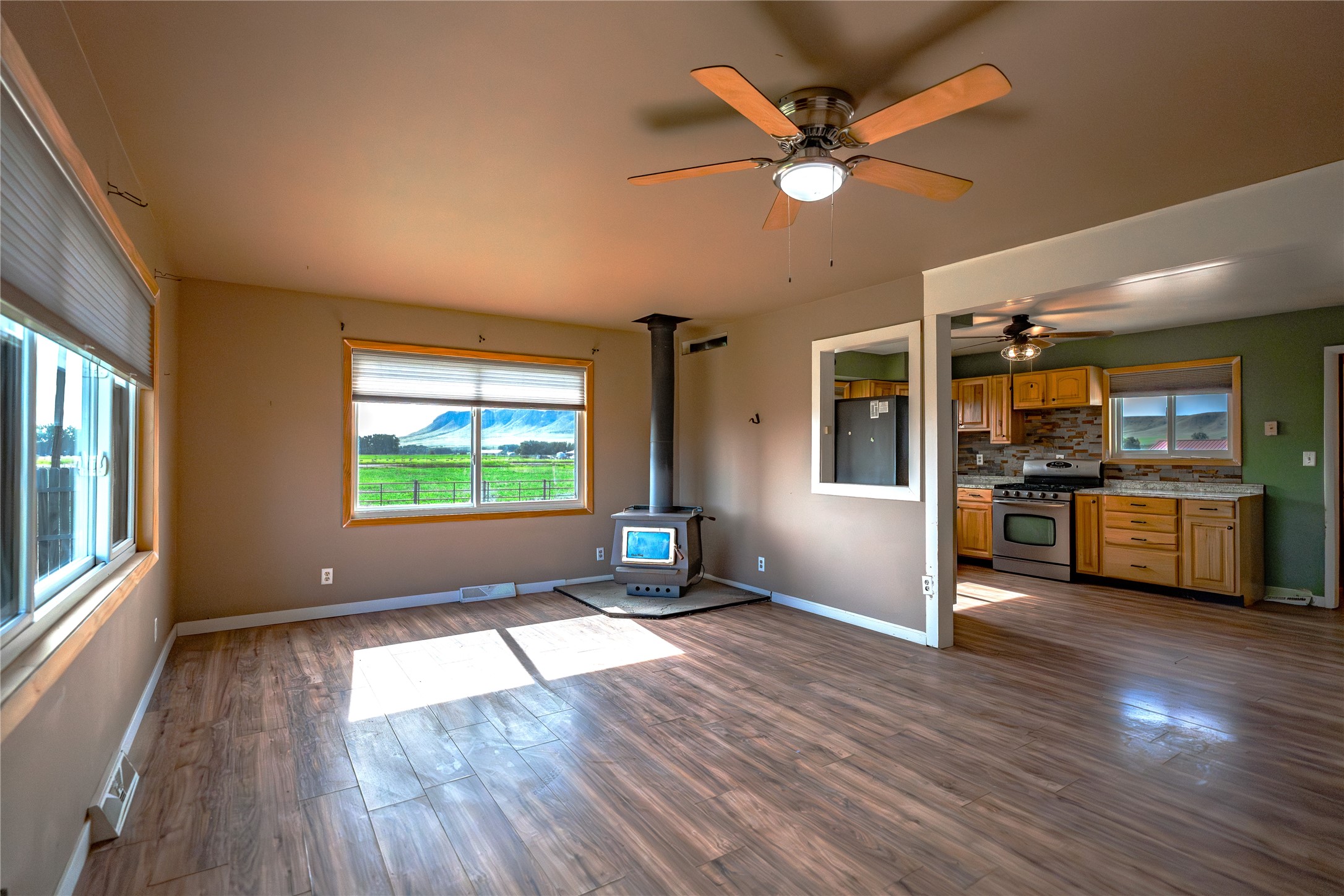12854 Mt Highway 200 Property Photo 16