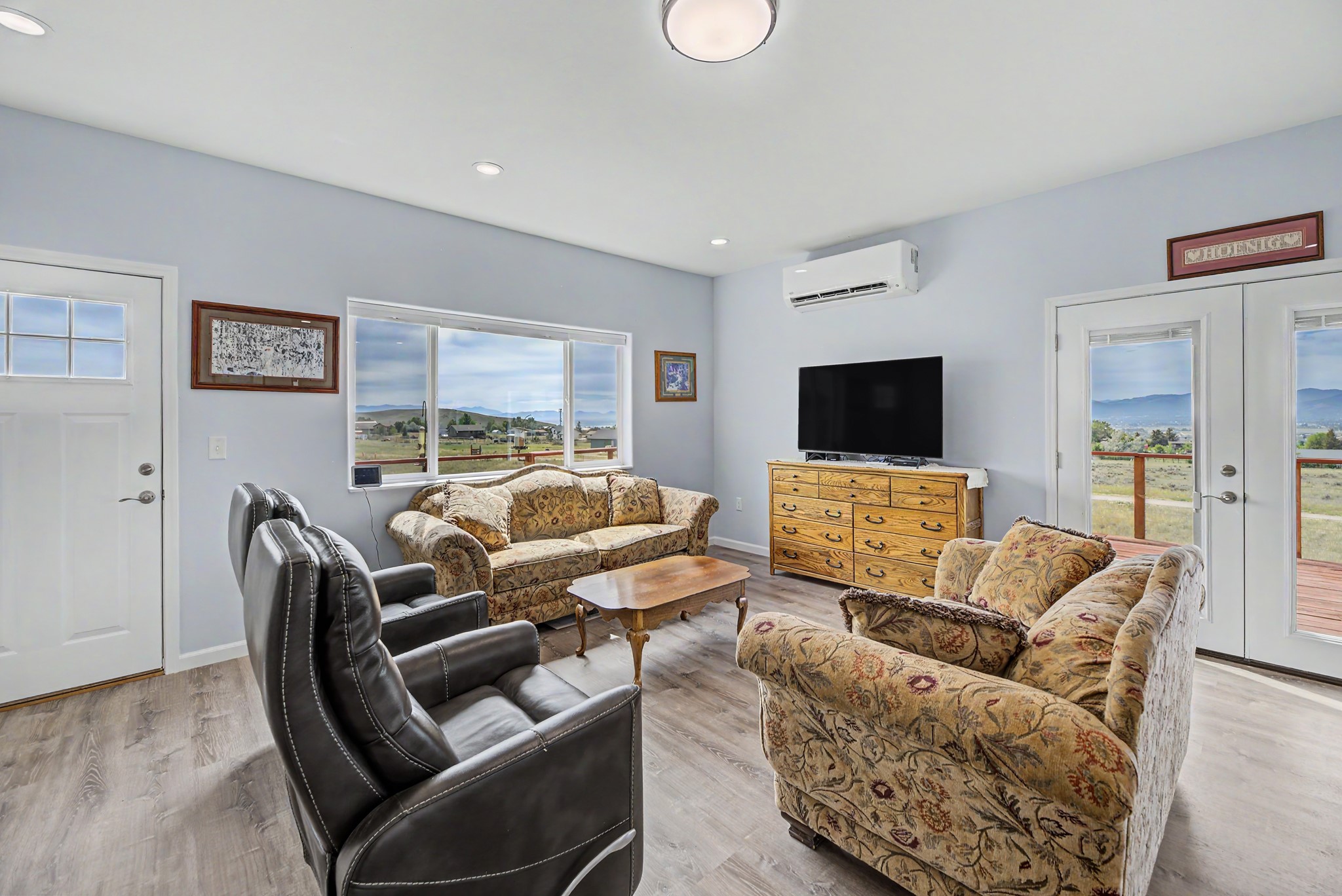 8455 Oreilly Drive Property Photo 12