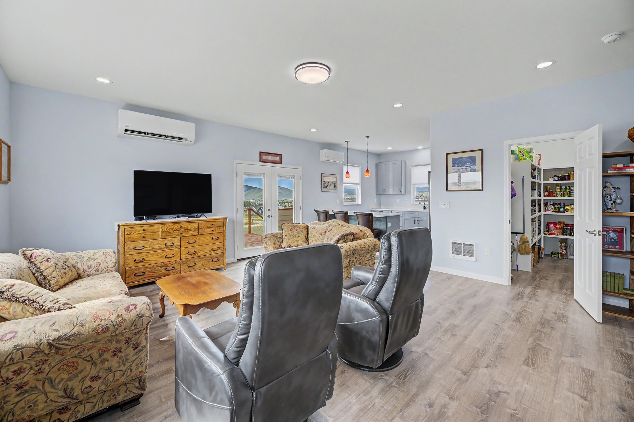 8455 Oreilly Drive Property Photo 13