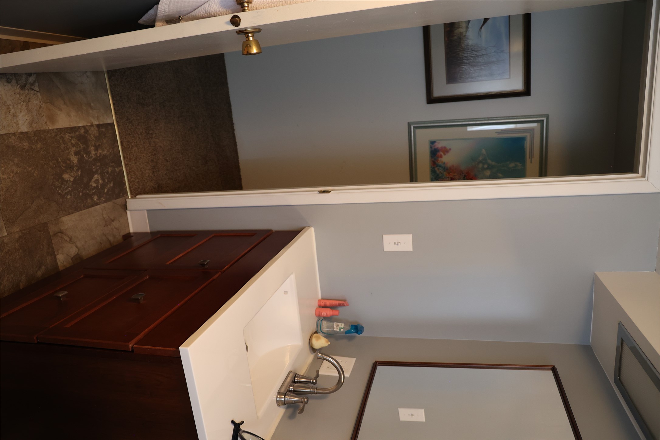 211 Illinois Avenue Property Photo 44