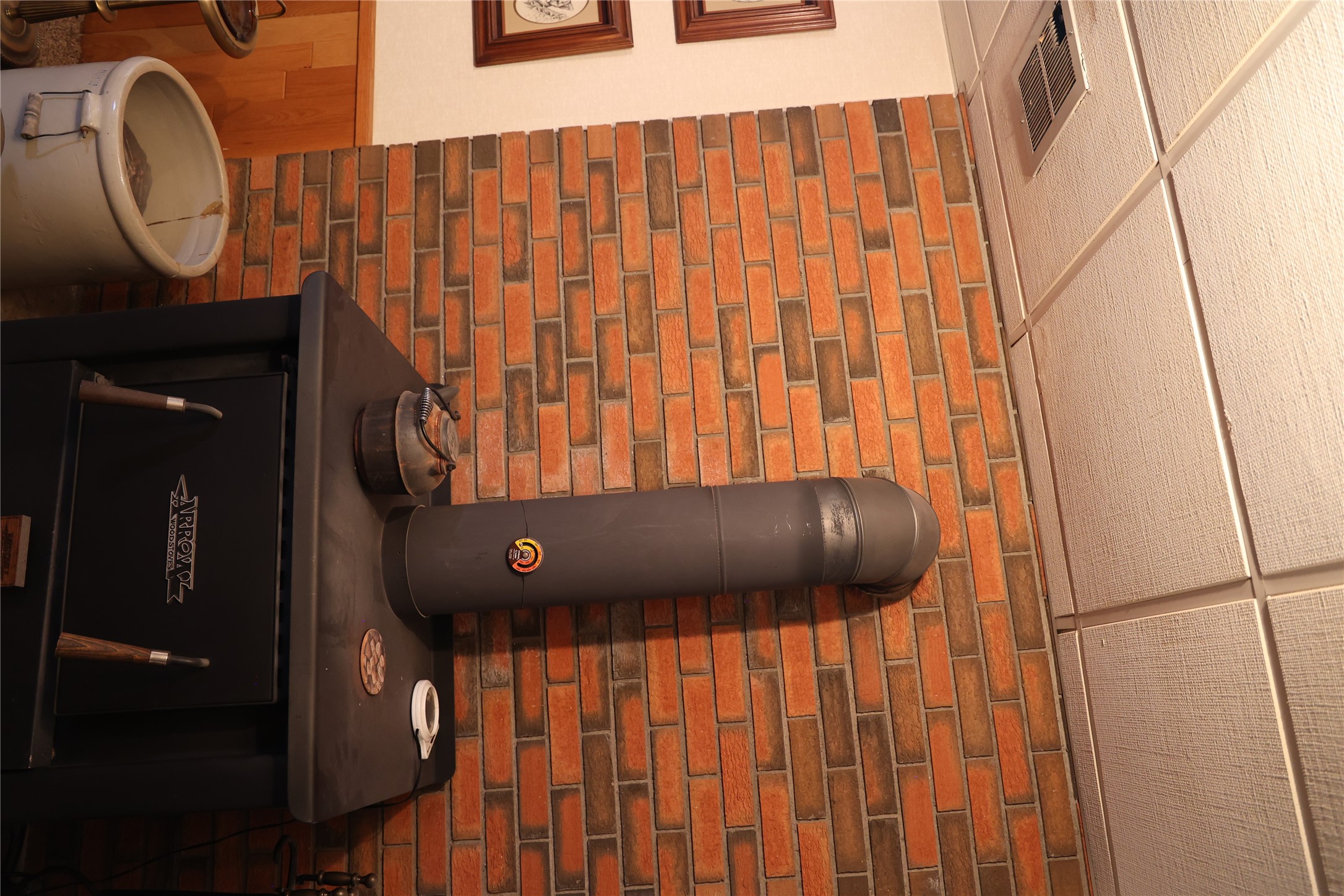 211 Illinois Avenue Property Photo 49