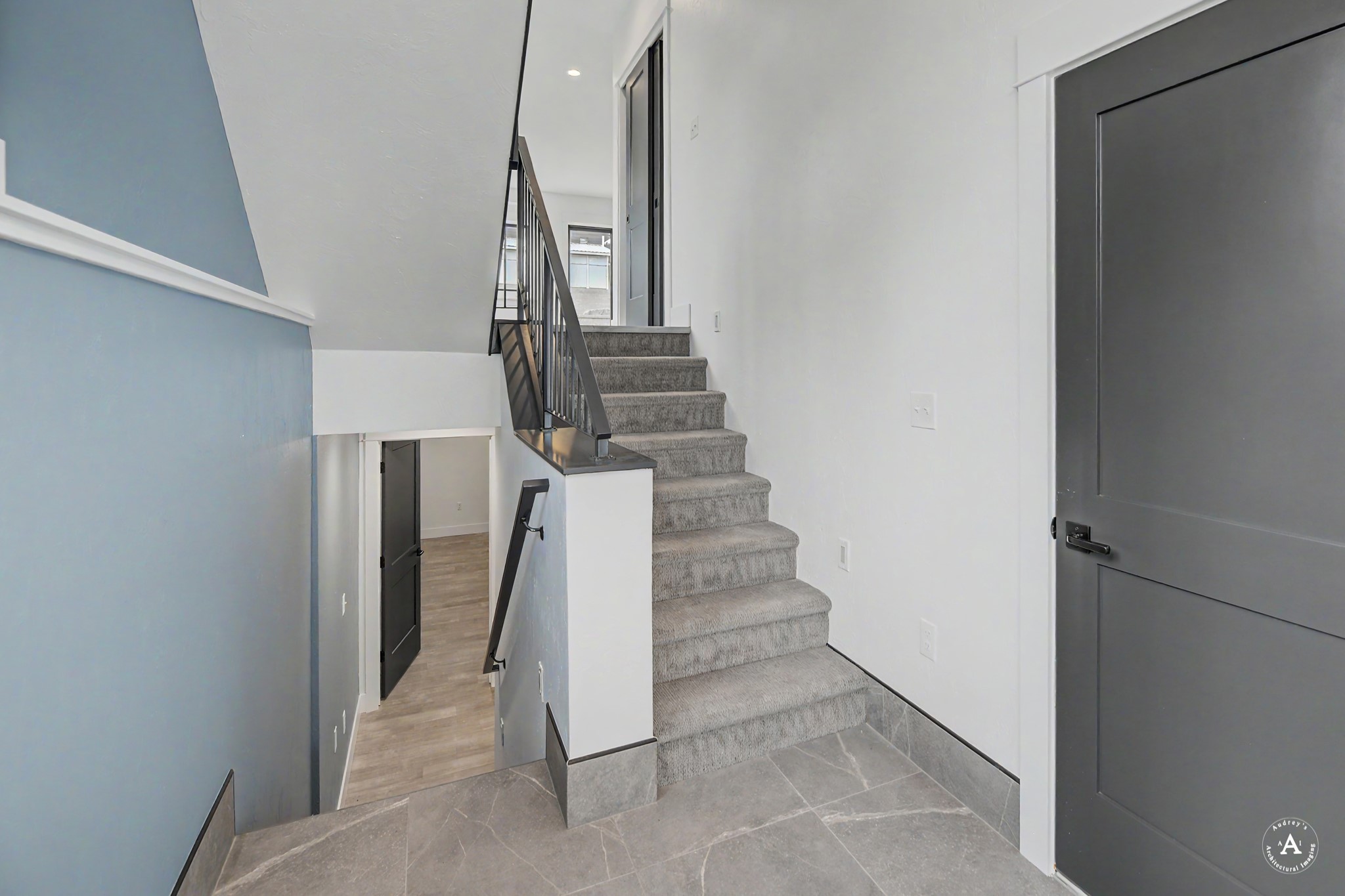 2215 Hauser Boulevard Property Photo 4