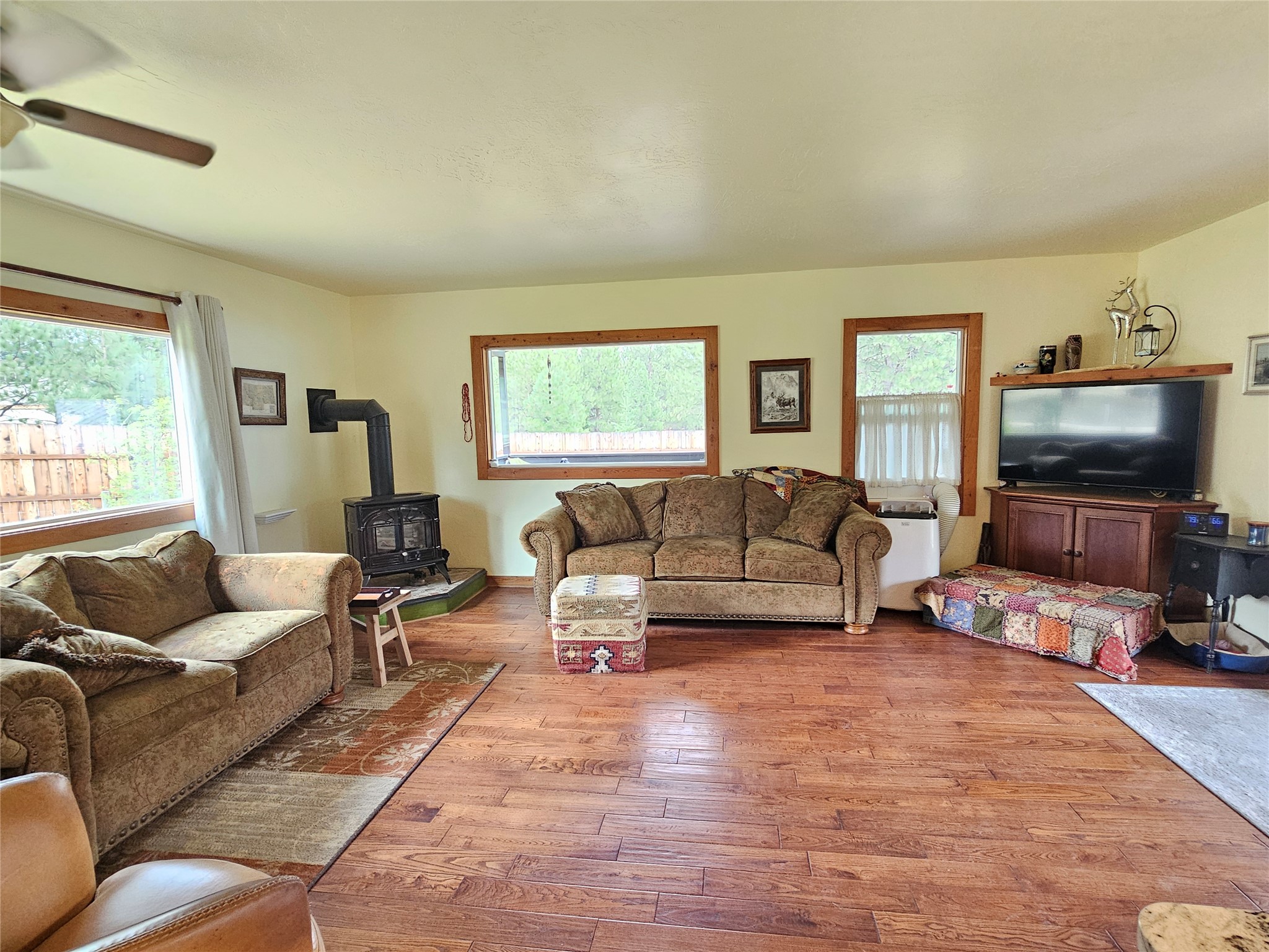 2825 Whites Lane Property Photo 11