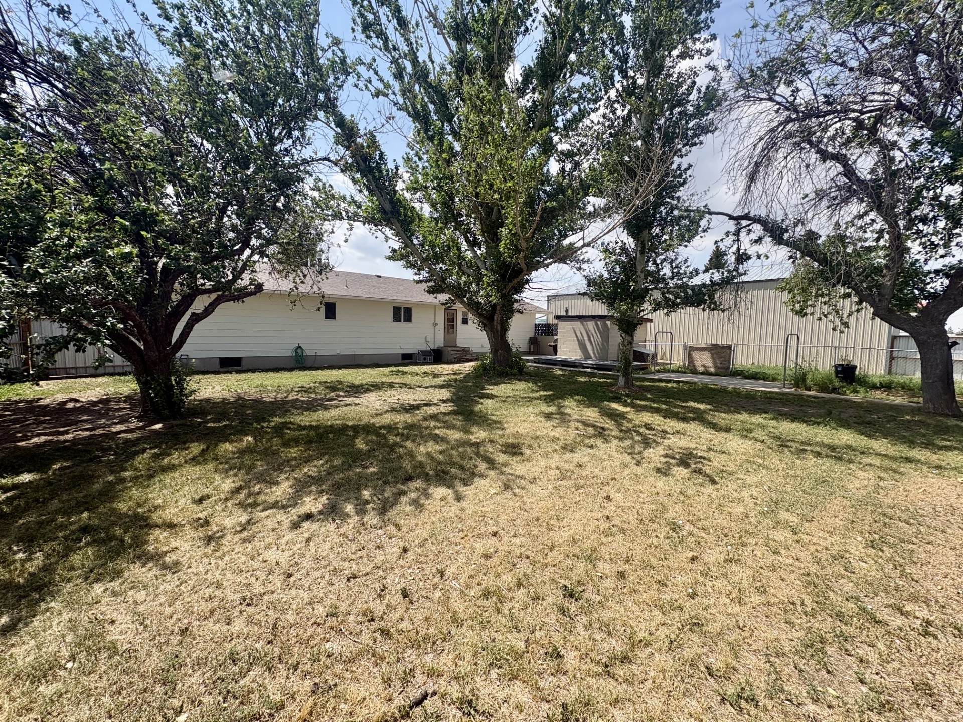 308 2nd Street E Property Photo 26