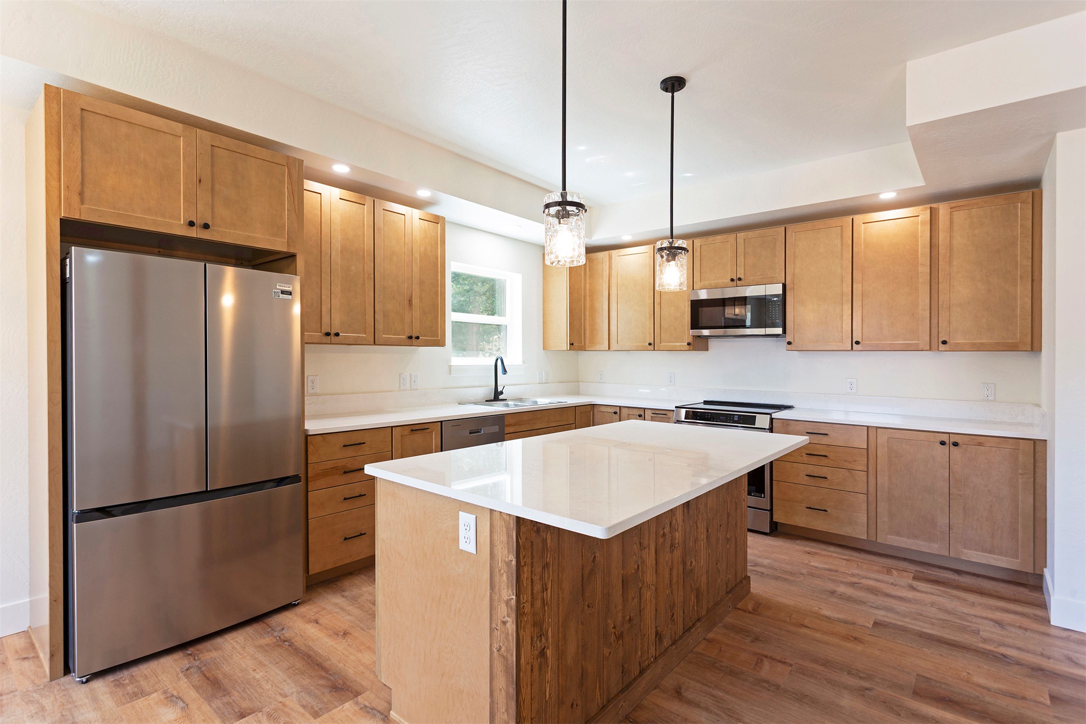 106 3rd Street Property Photo 2