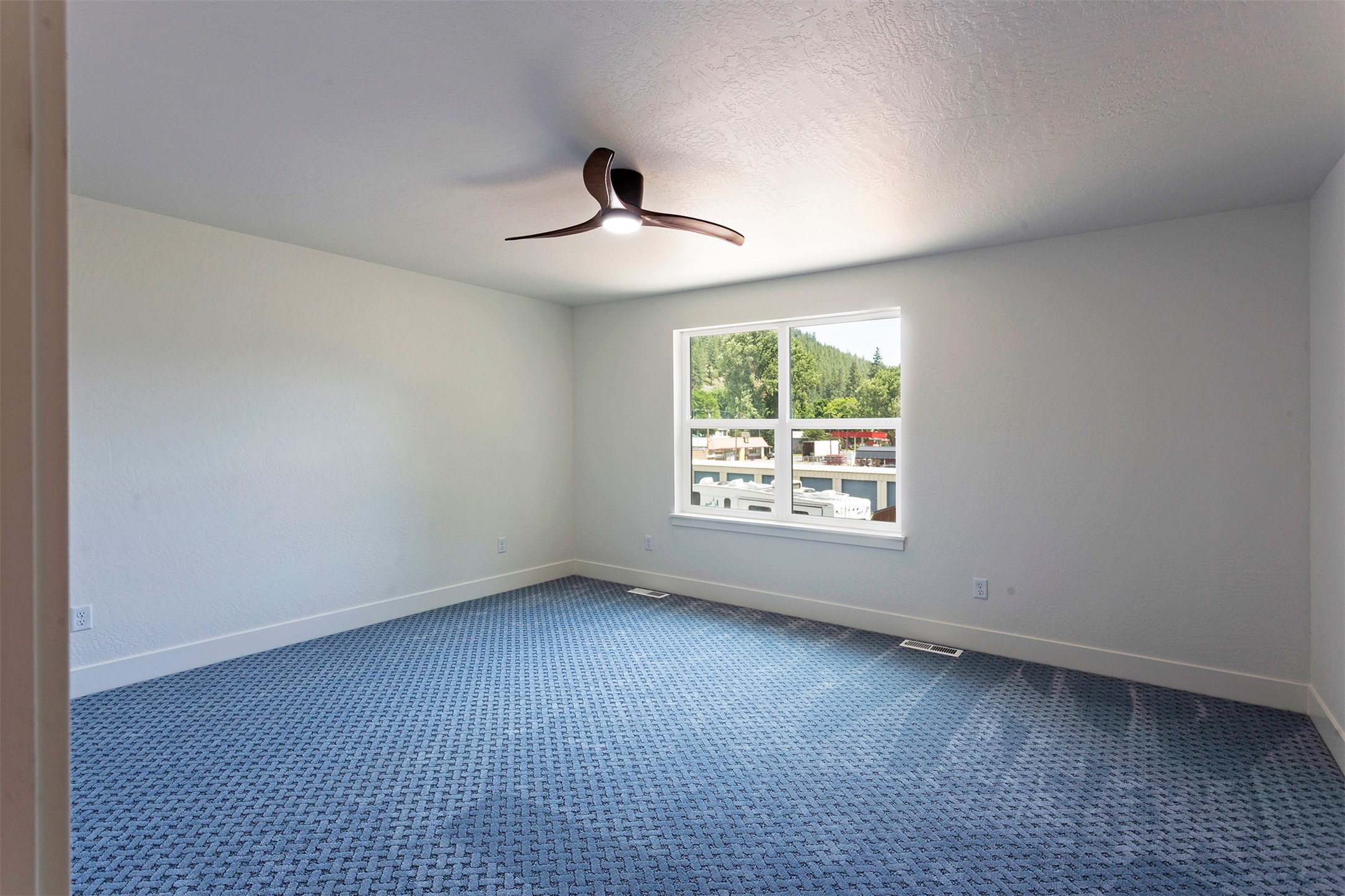 106 3rd Street Property Photo 7