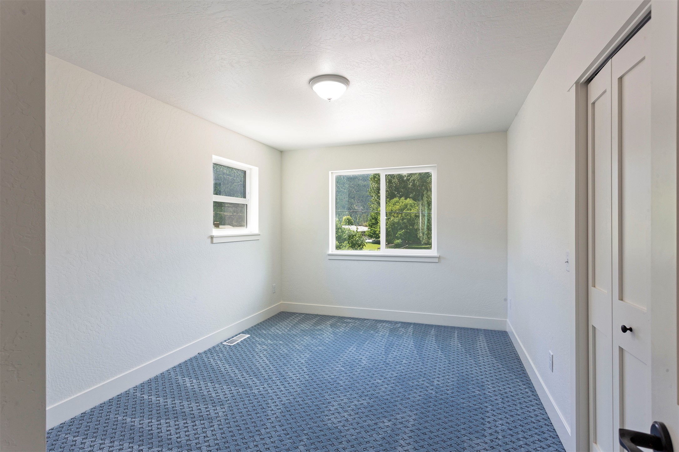 106 3rd Street Property Photo 25