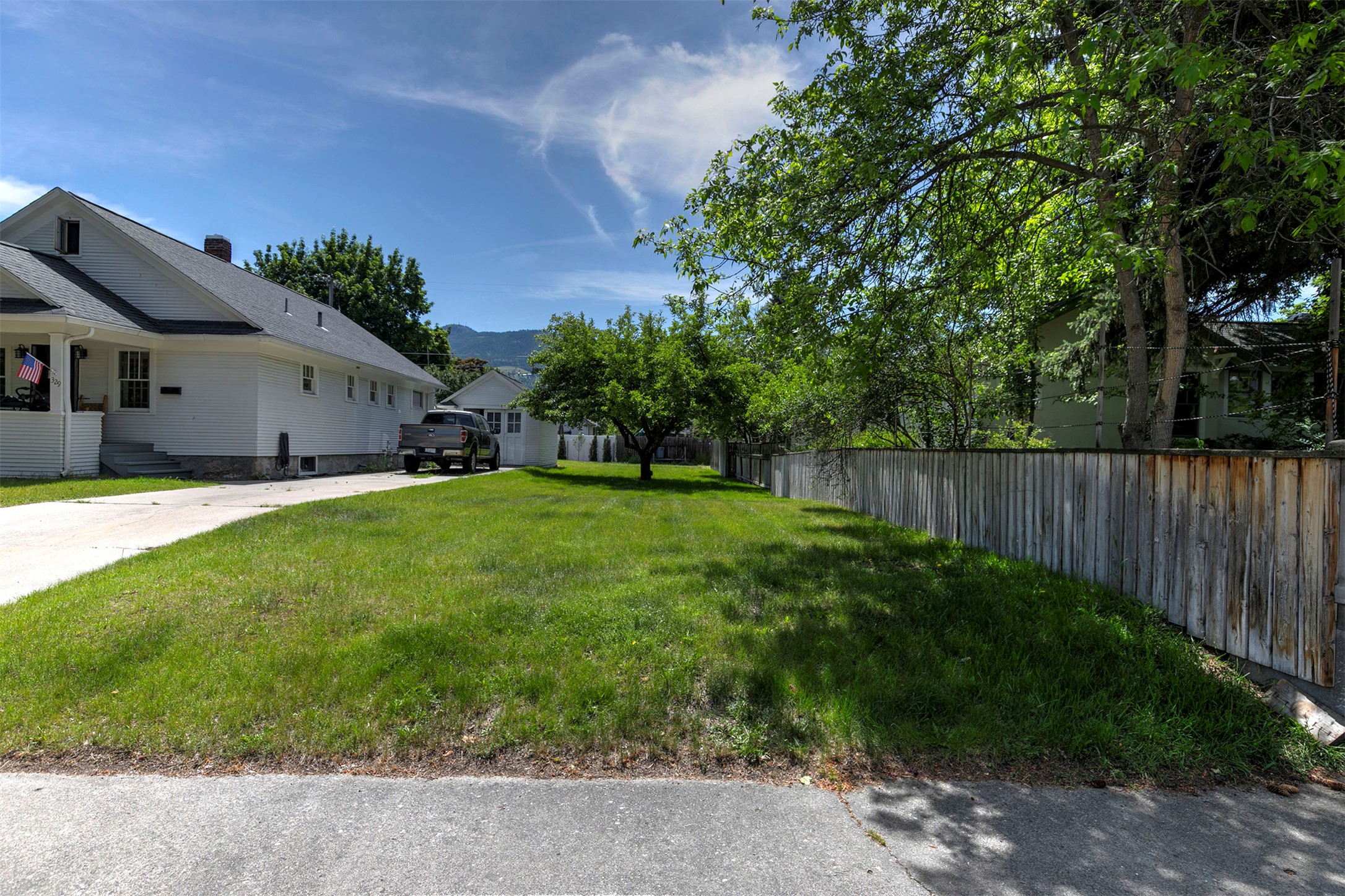 Nhn E Kent Avenue Property Photo 2