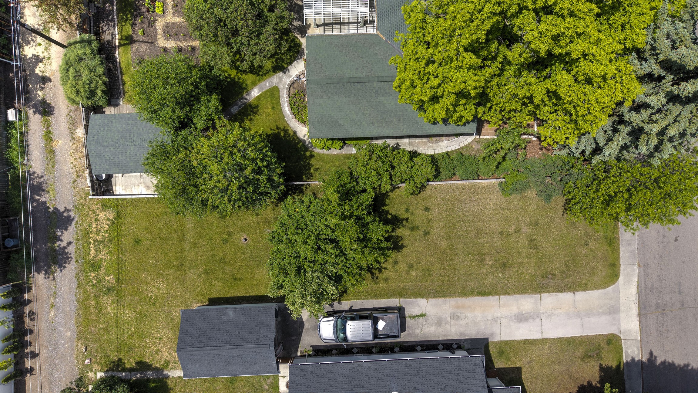 Nhn E Kent Avenue Property Photo 9