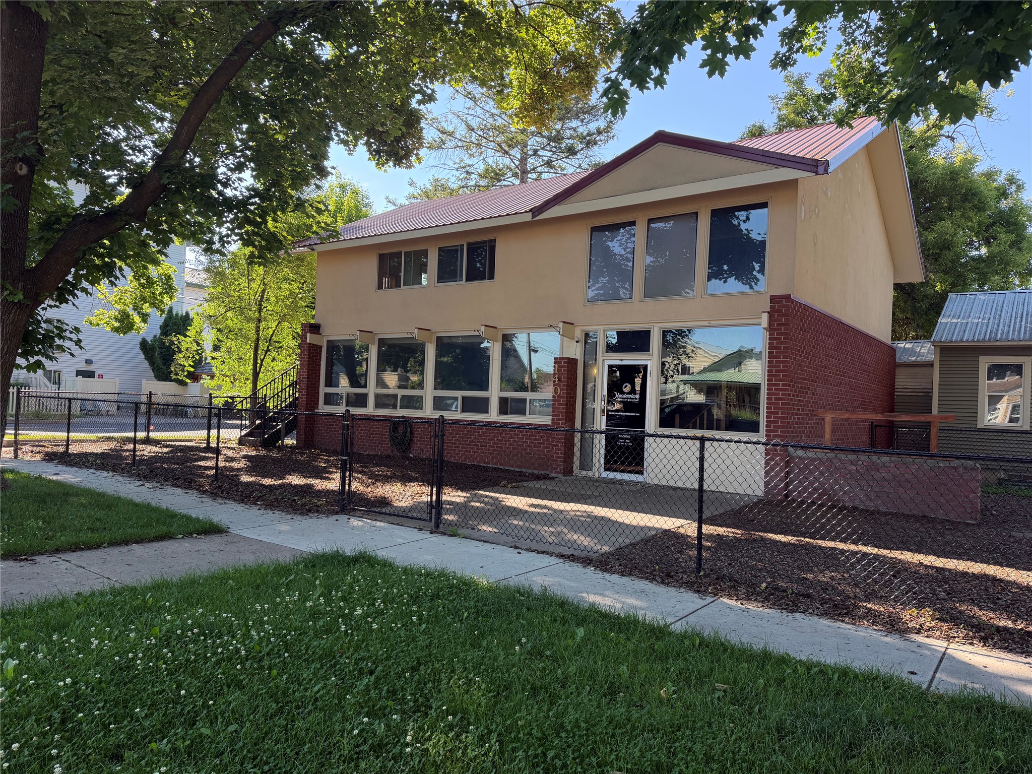 140 5th Street W Property Photo 1