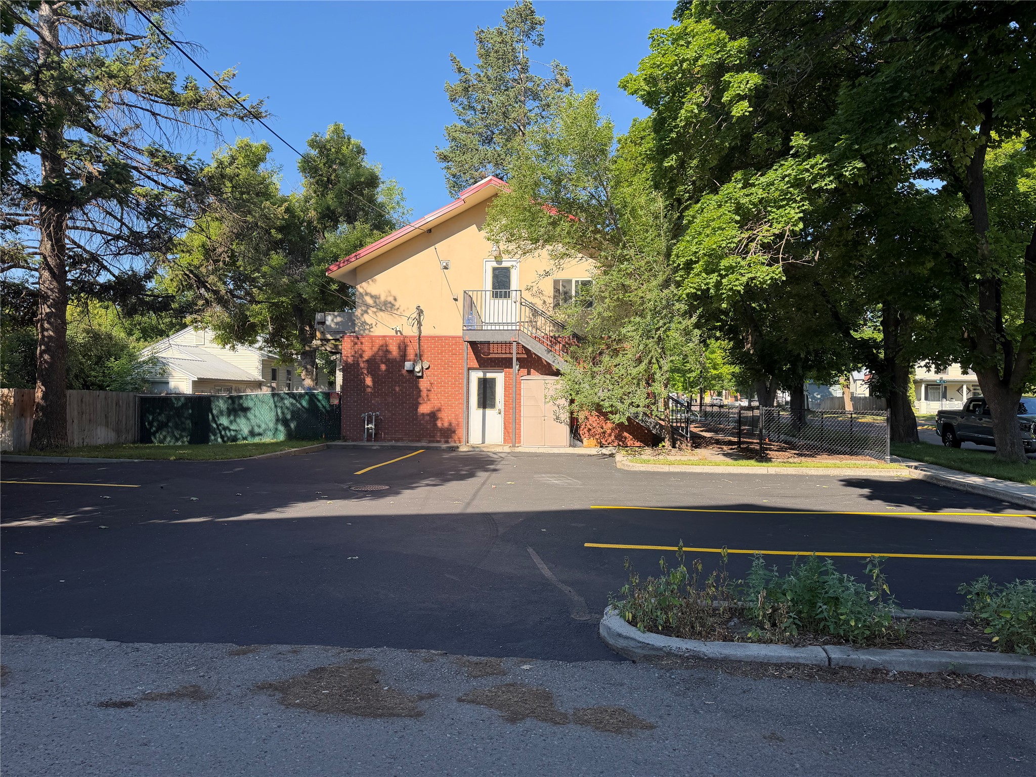 140 5th Street W Property Photo 3