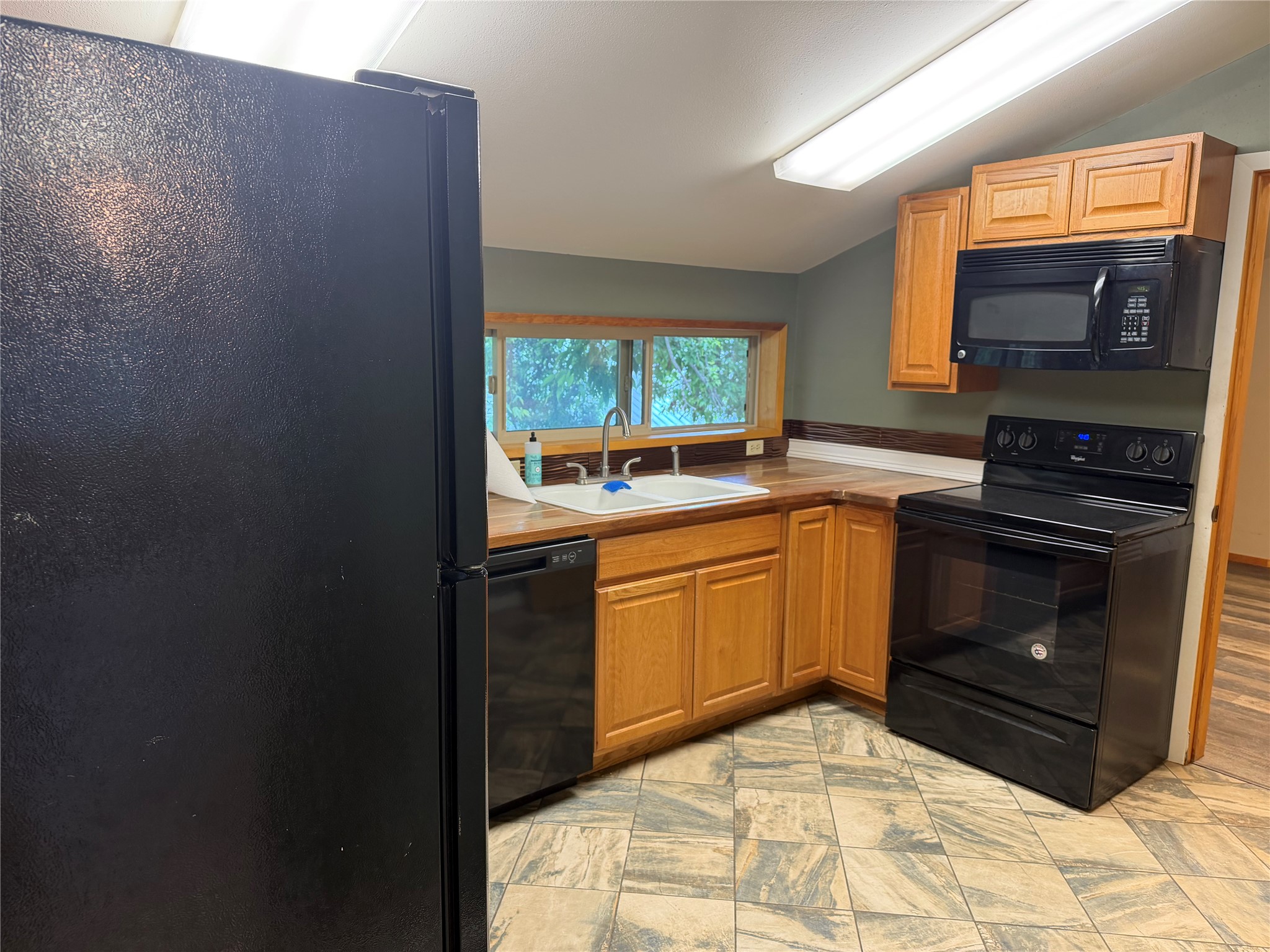 140 5th Street W Property Photo 6
