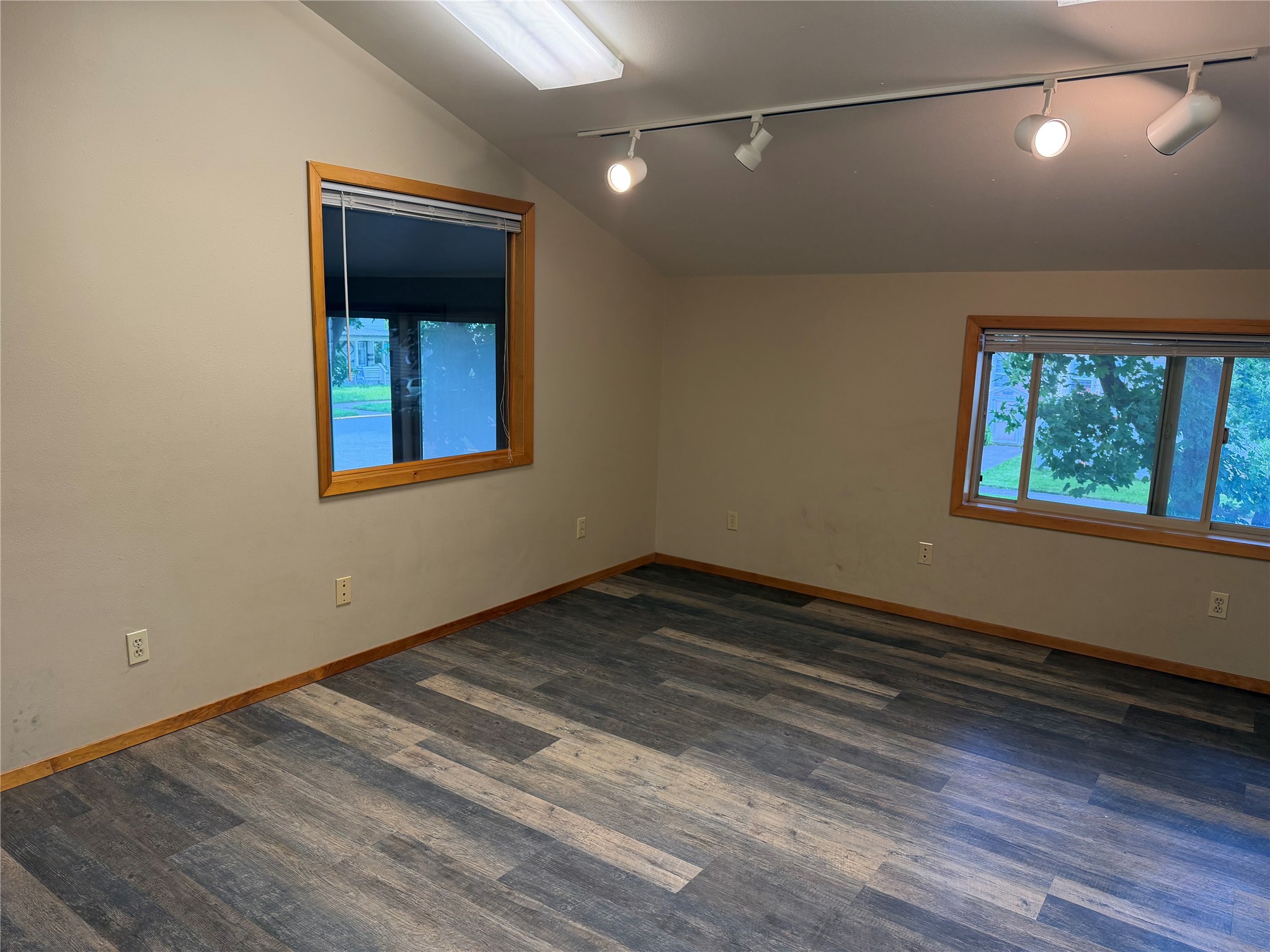 140 5th Street W Property Photo 7