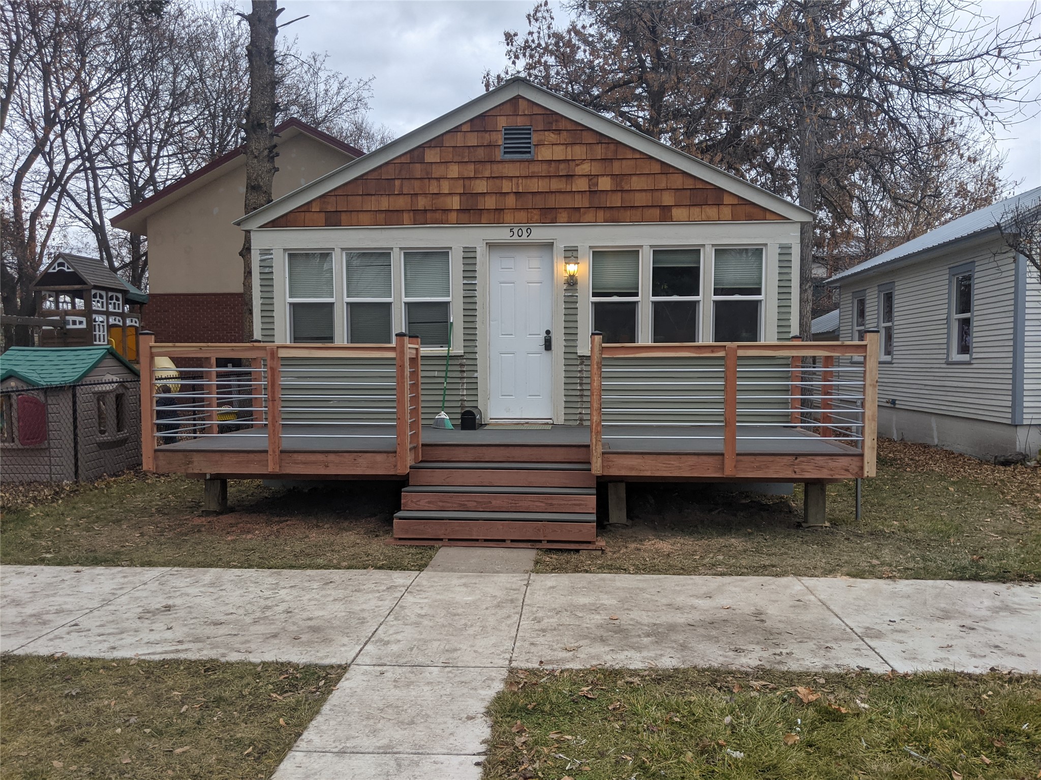 140 5th Street W Property Photo 9