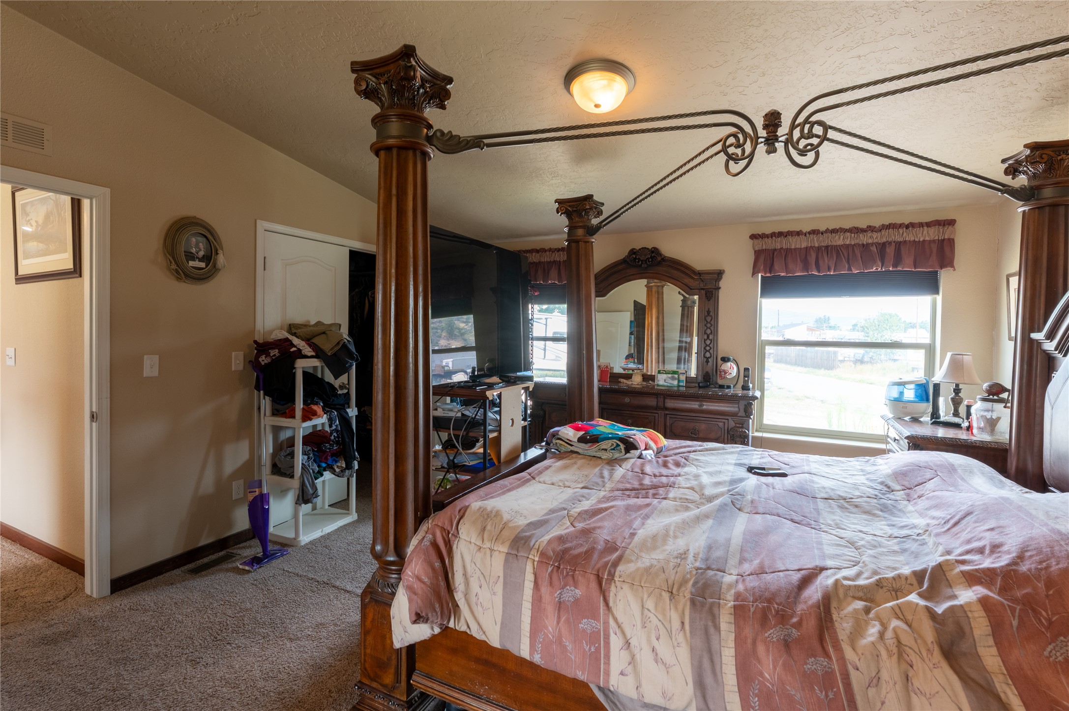 329 E Lynch Street Property Photo 18