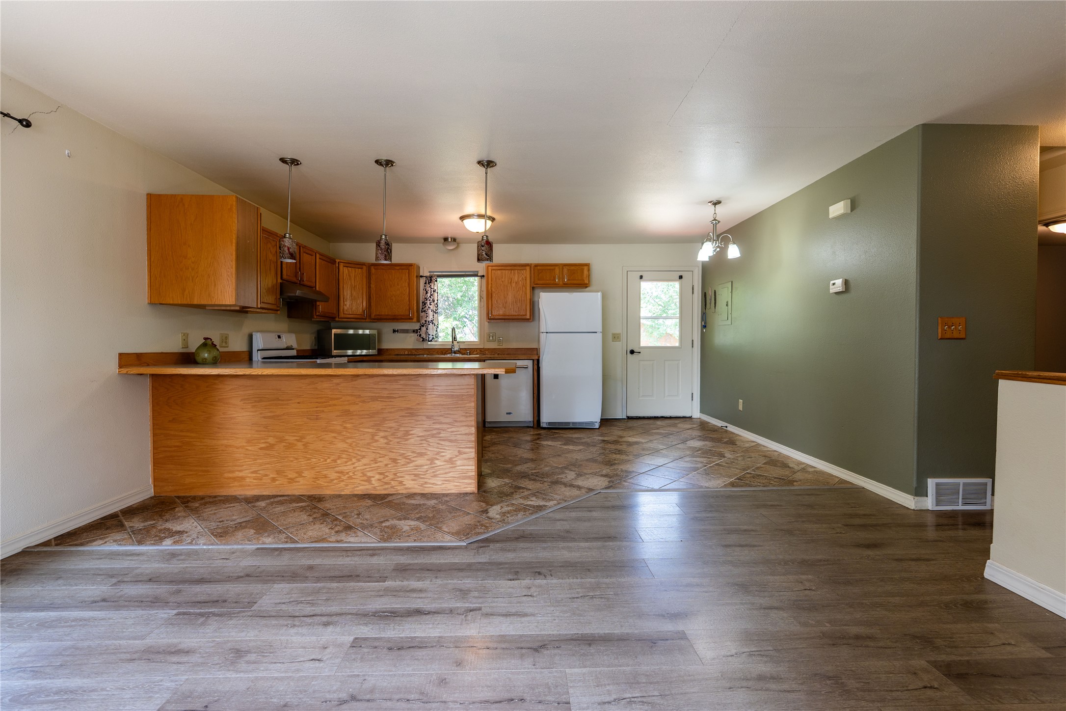 1809 9th Avenue S Property Photo 5