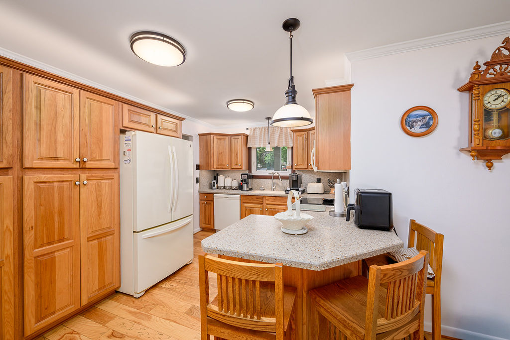 1903 Forest Park Drive Property Photo 3