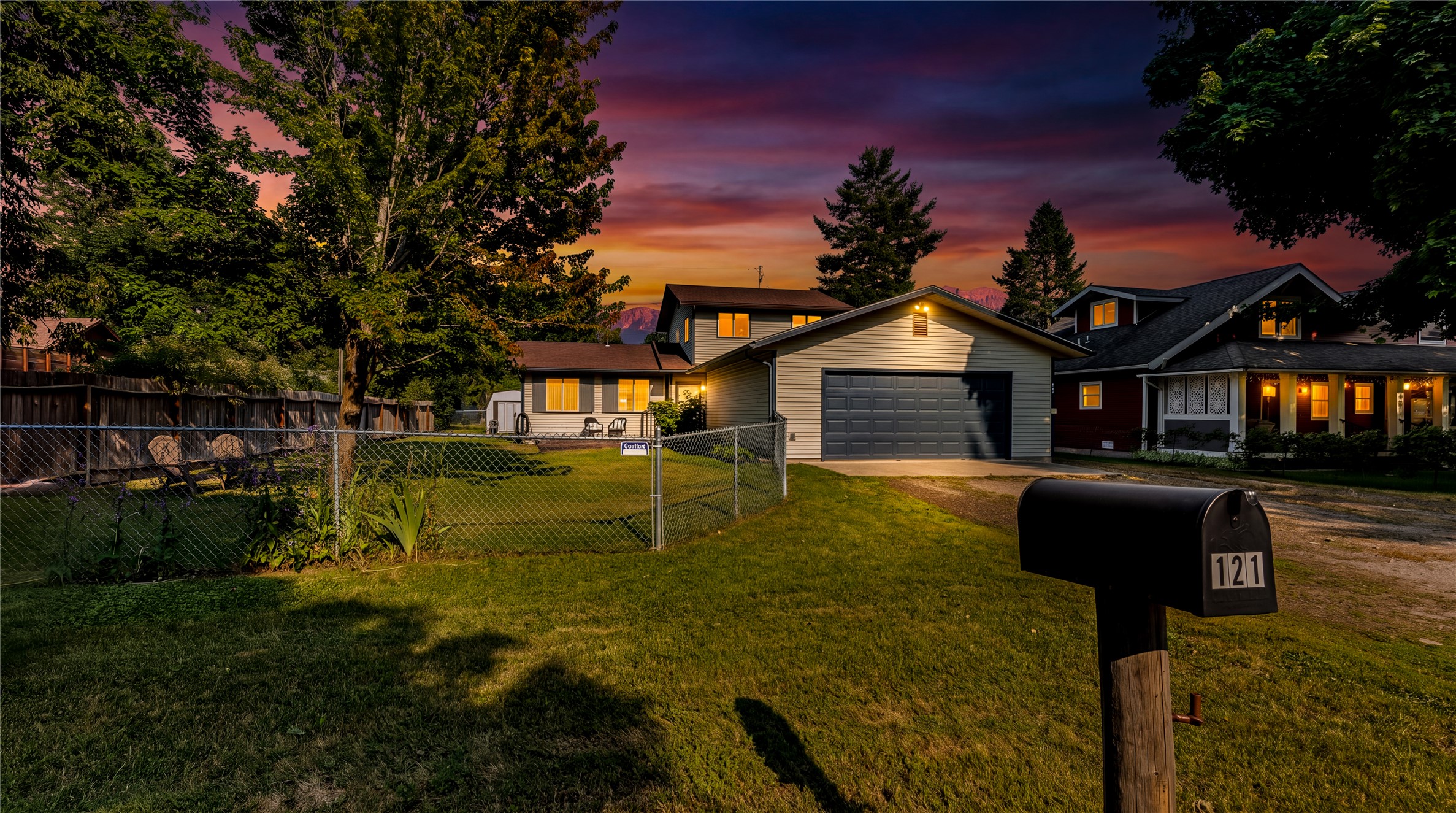 121 2nd Avenue E Property Photo 5